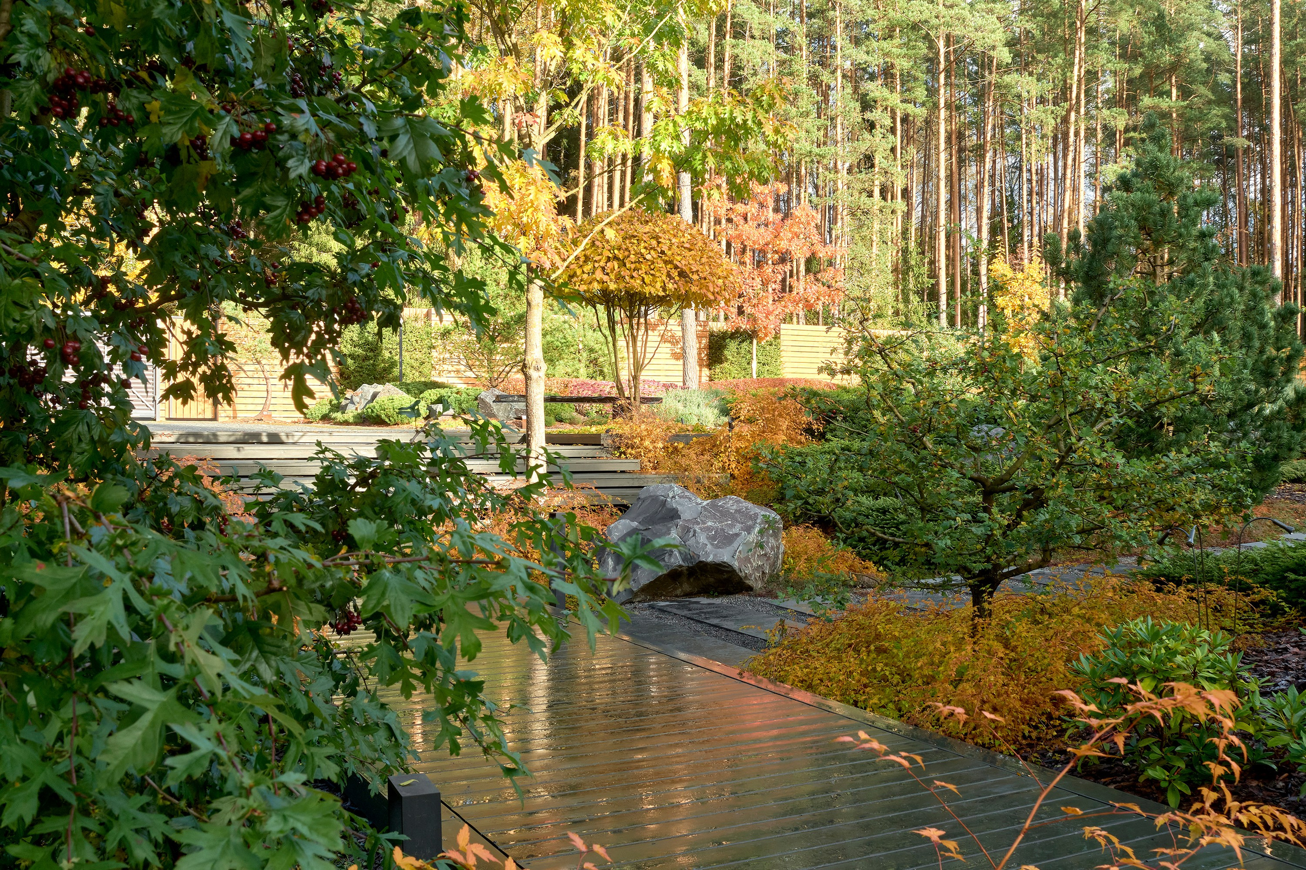 Усадьба Хрустальное: фотосъемка частного сада Валерия Федотова в Репино для L.BURO. Фотограф Наталья Соловьева | interioto