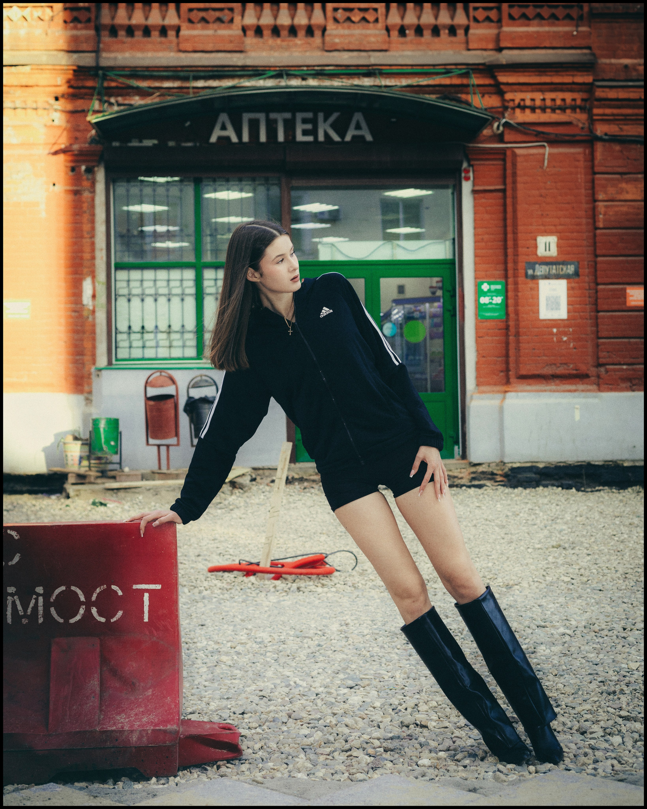 Это в Ярославле. Sun Betty — кинофотограф Элизабет