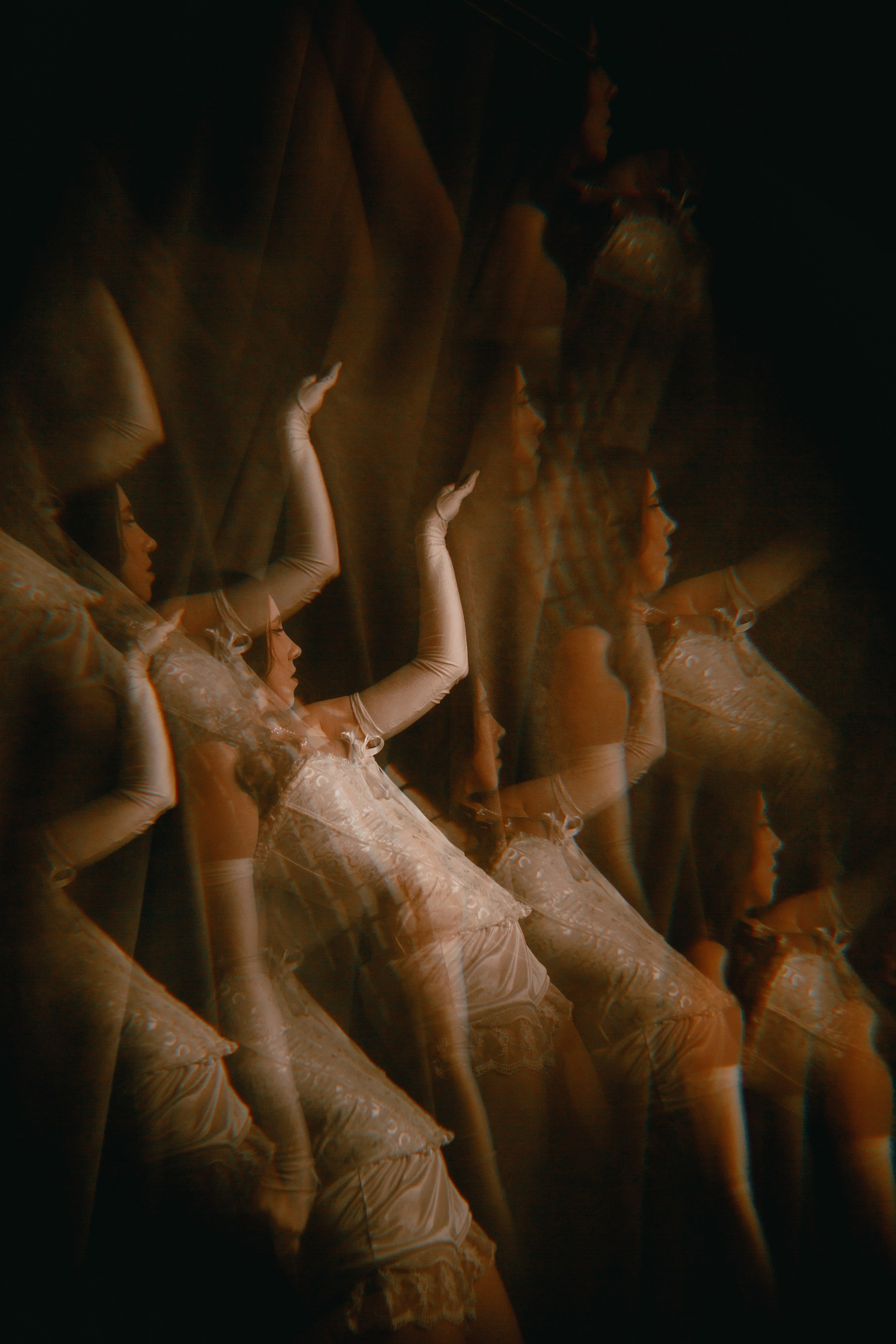 Танцуй. Сюрреализм. Чувственность. Арт-фотограф Крис Л. в Тобольске: портрет, семейные, свадьбы