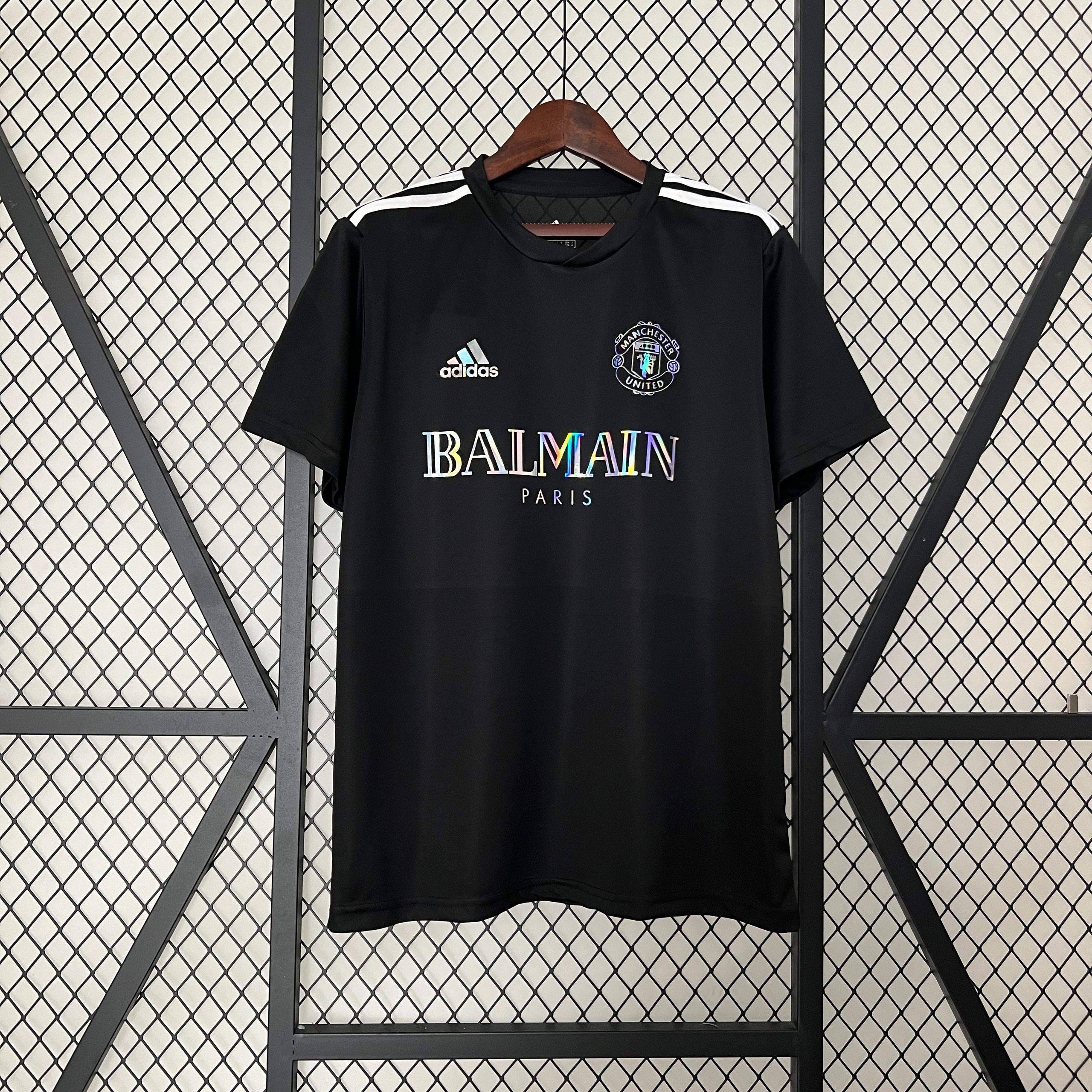 Купить футболку Manchester United Balmain 2024. Футбольный магазин — ssw_magazin