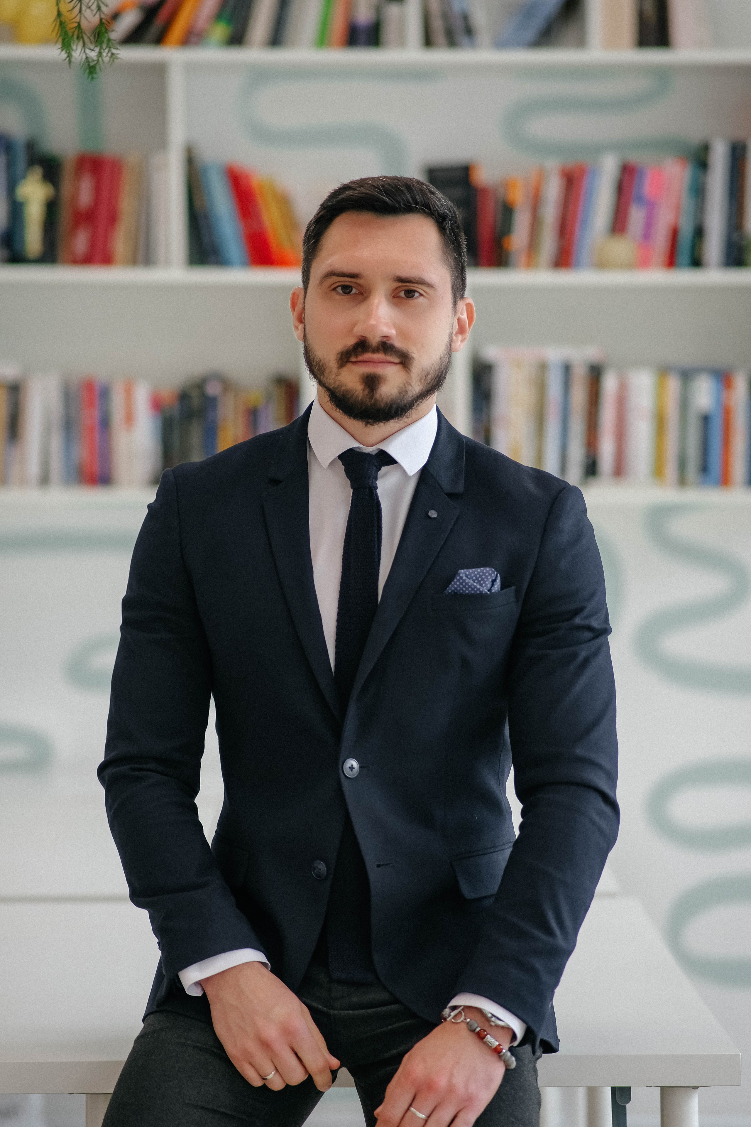 Съемка на визитки сотрудников агенства недвижимости + лайф фото. Главная