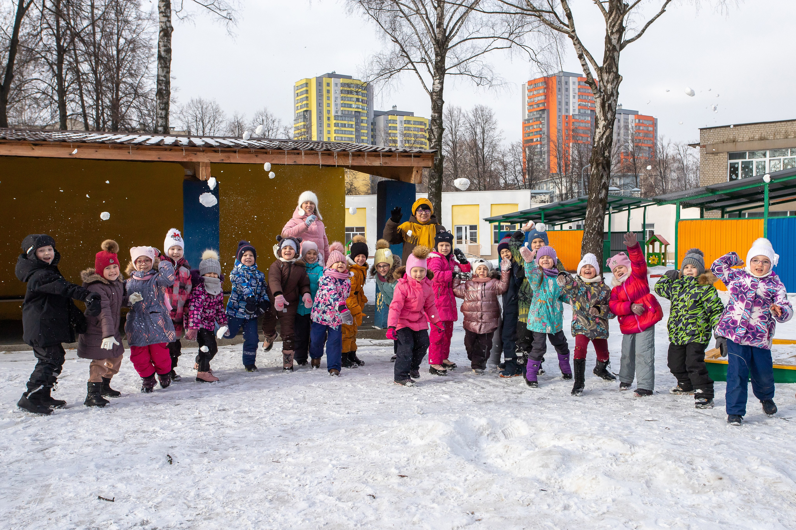 Сюжетные фотографии. Выпускные альбомы и фильмы