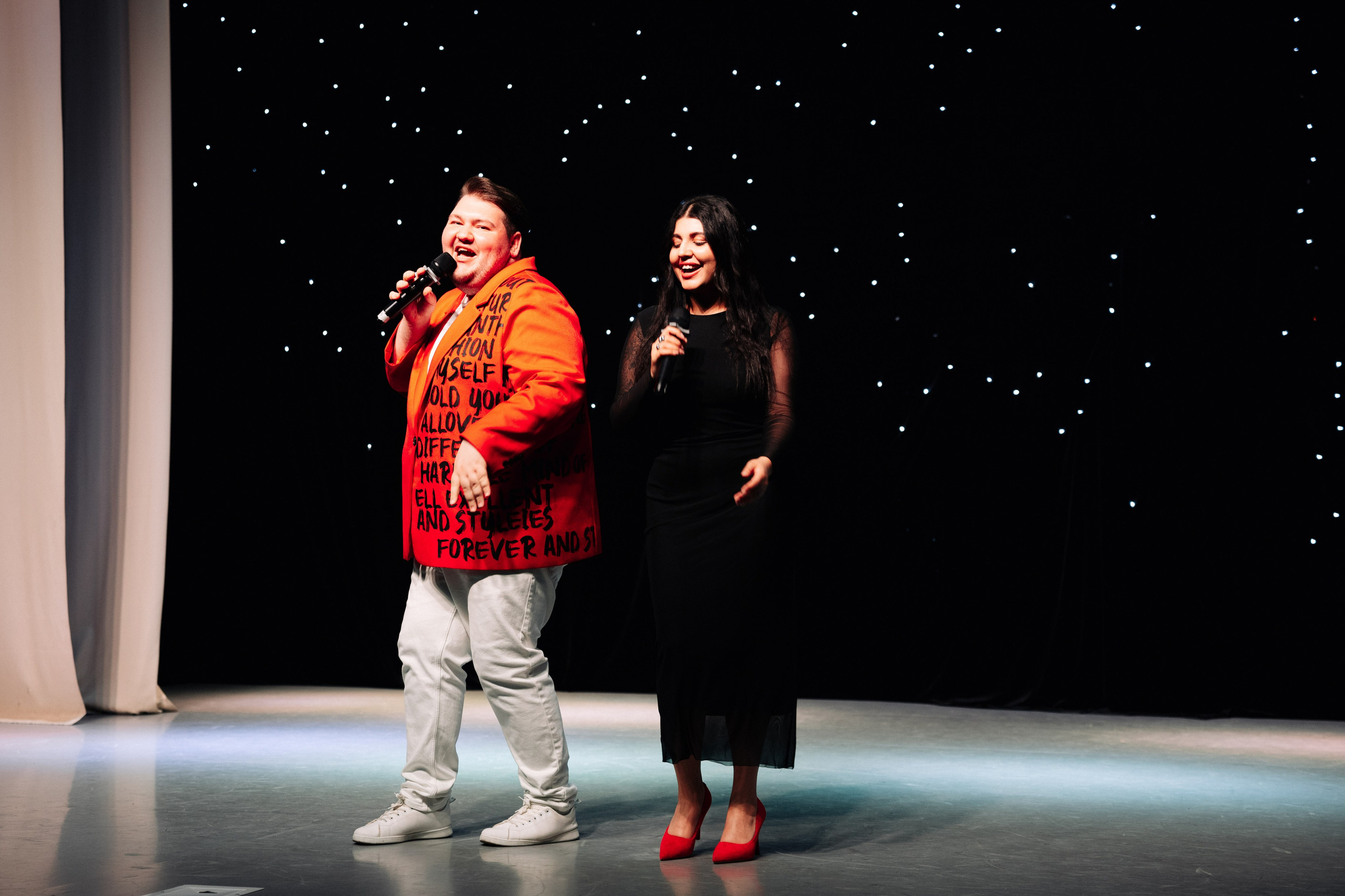 Благотворительный концерт в помощь Артему Сардаряну. Фотограф Артем Севостьянов. Профессиональная фотосъемка в Ногинске, Москве, Московской области и за границей