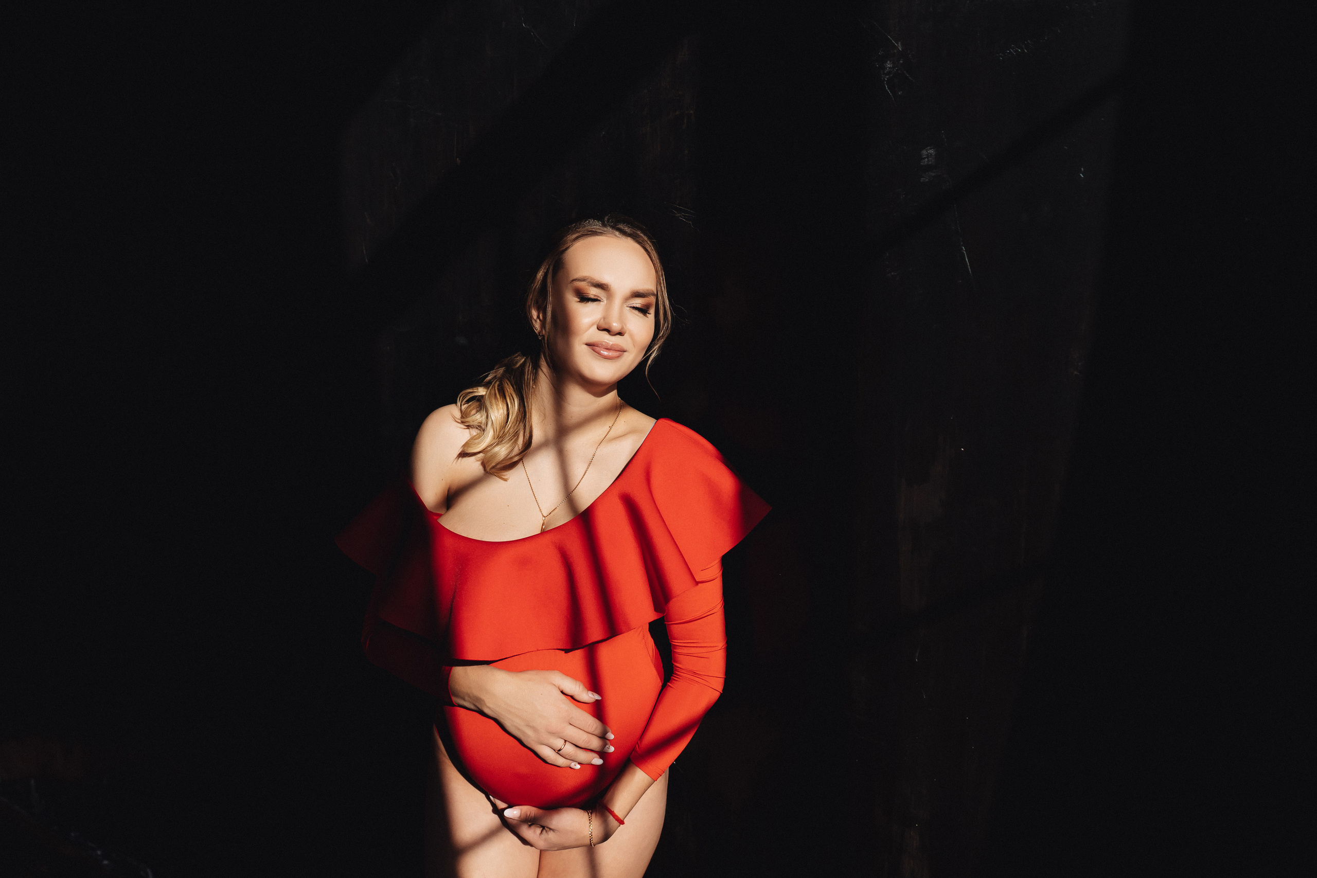 В студии. Семейный и контент фотограф в Красноярске Власова Екатерина