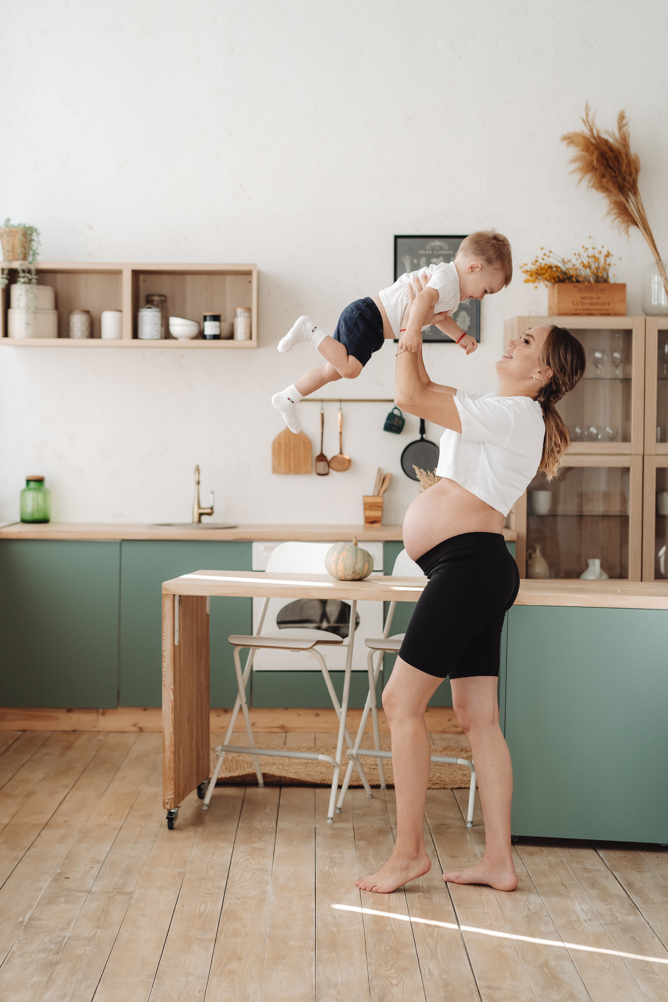 В студии. Семейный и контент фотограф в Красноярске Власова Екатерина