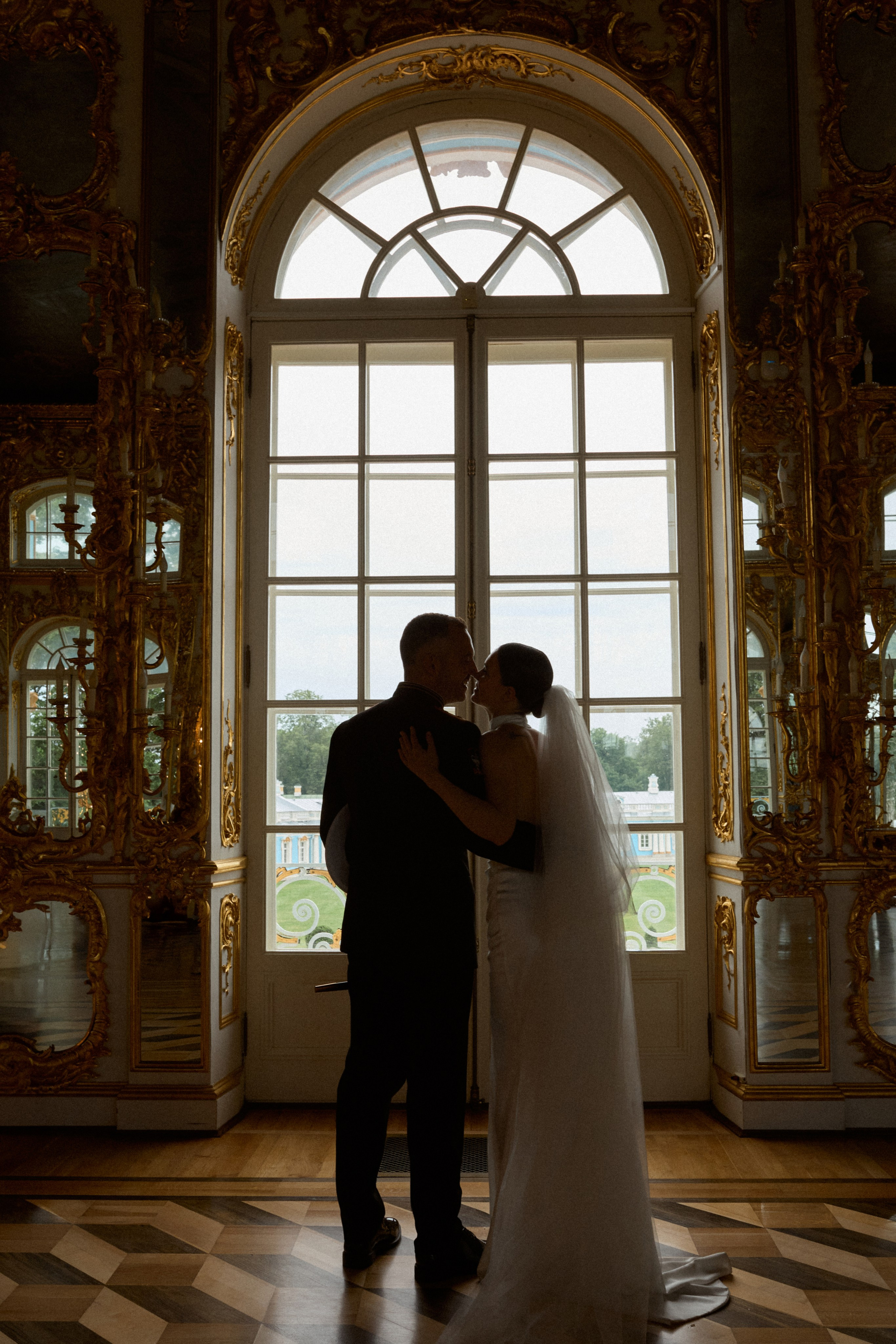 Свадебная фотосессия в резиденции Президента. Сестры Карабаза. Фотографы и ретушеры в Москве и Санкт-Петербурге