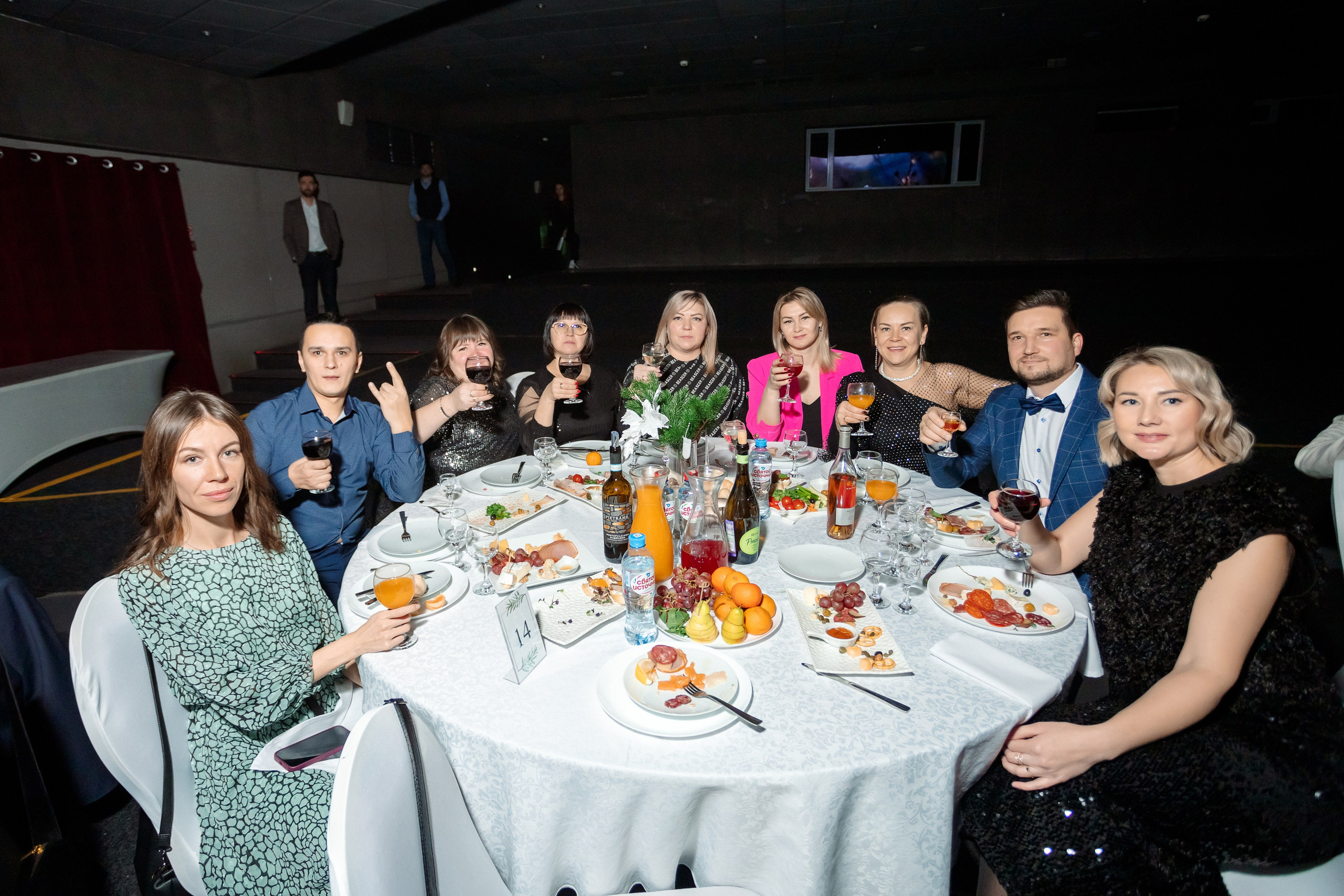 РЕПОРТАЖ: НОВЫЙ ГОД В ДК МЕТАЛЛУРГ. Профессиональный фотограф в Ижевске Леша Петров