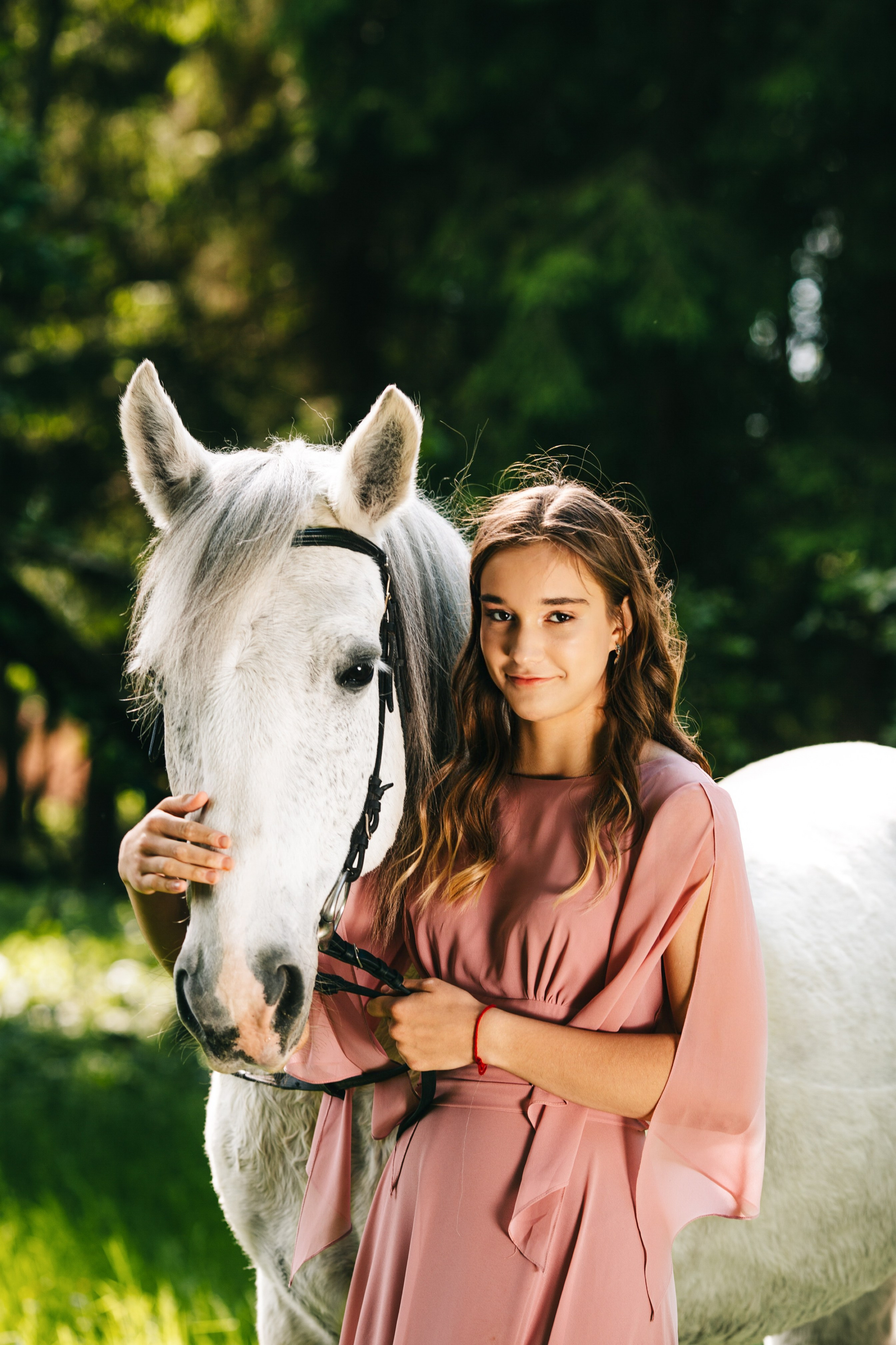 Фотосессия с лошадьми в Москве и МО, девушка в платье. Фотосессии с лошадьми