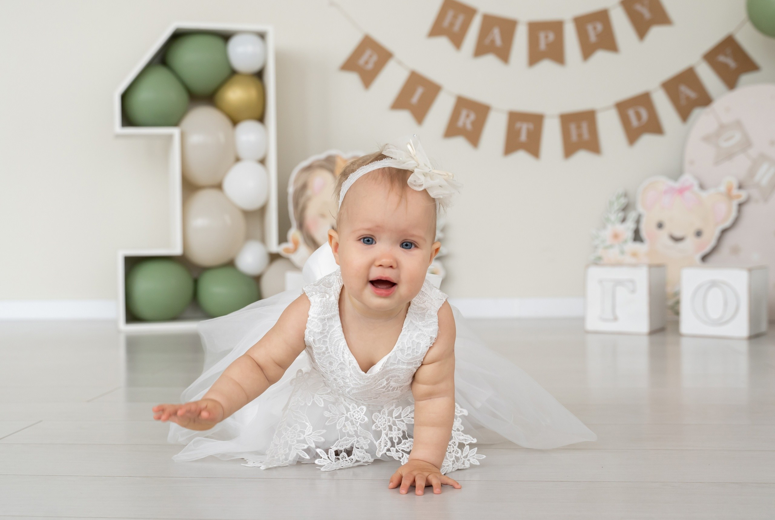 Cake smash. Фотостудия Малина в городе Улан-Удэ. Фотограф Ирина Жарникова