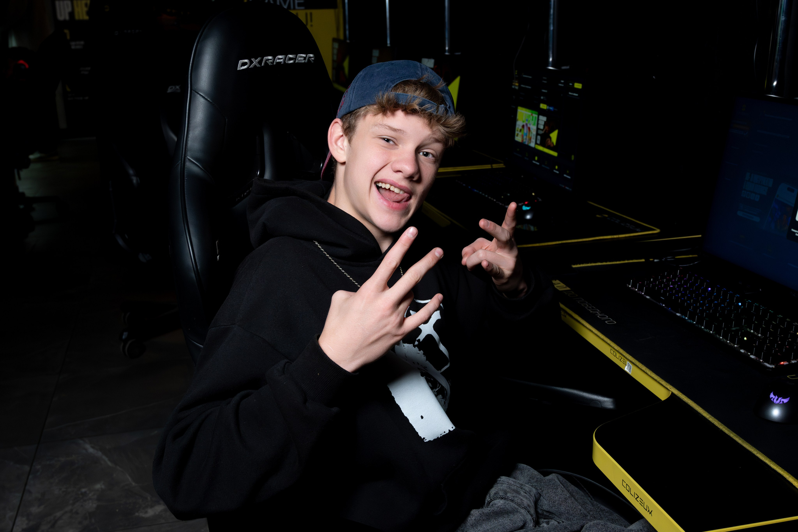 Репортаж в киберспортивном клубе Kolizeum. Фотограф мероприятий в Москве