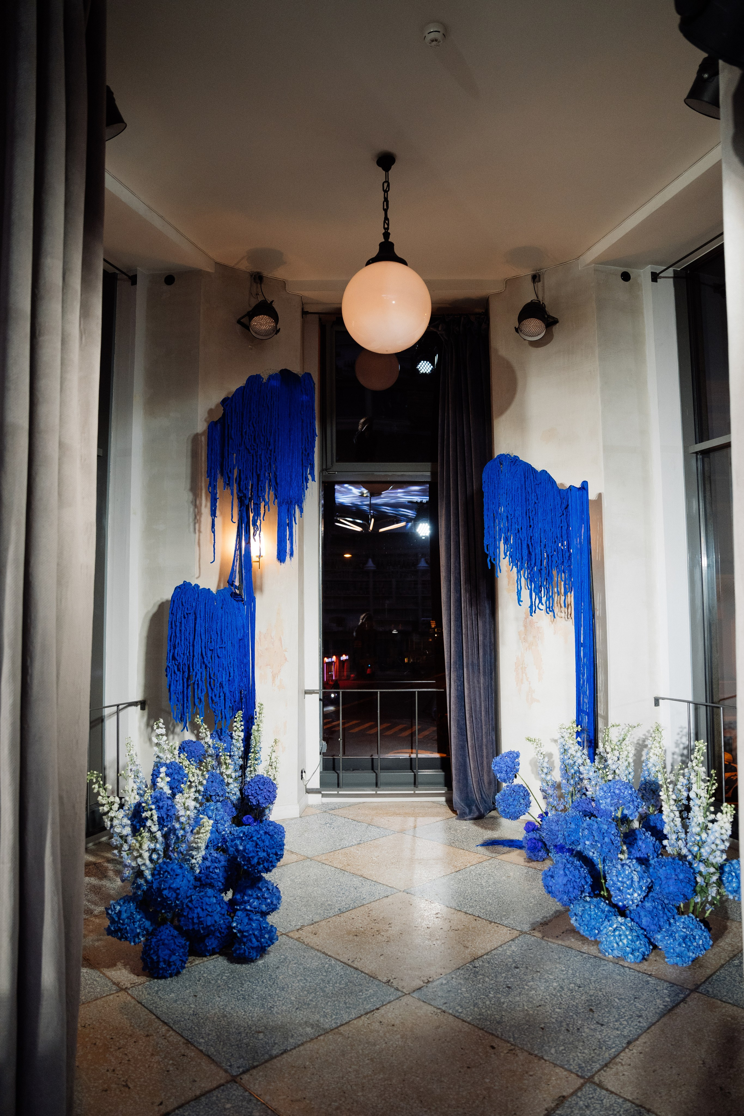 Свадьба в сошиал клабе. Свадебный фотограф организатор в Санкт-Петербурге Ассоль Опарина