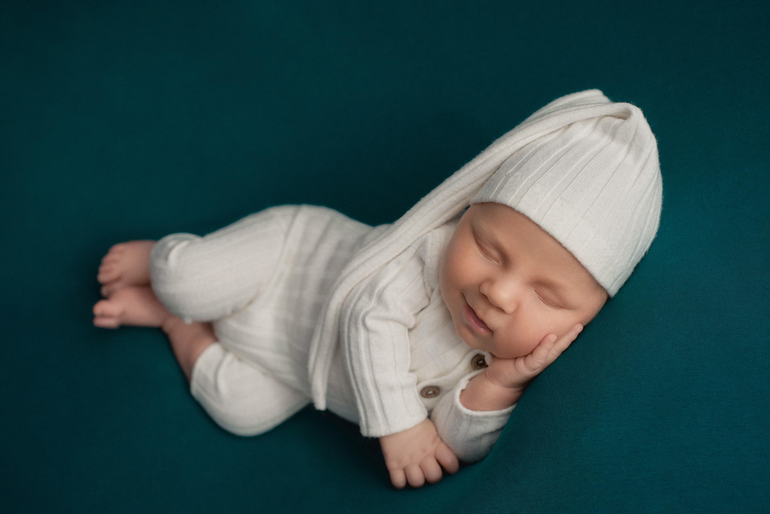 Фотосъемка новорожденного. Фотограф беременности, новорожденных и детей до года в Челябинске Волк