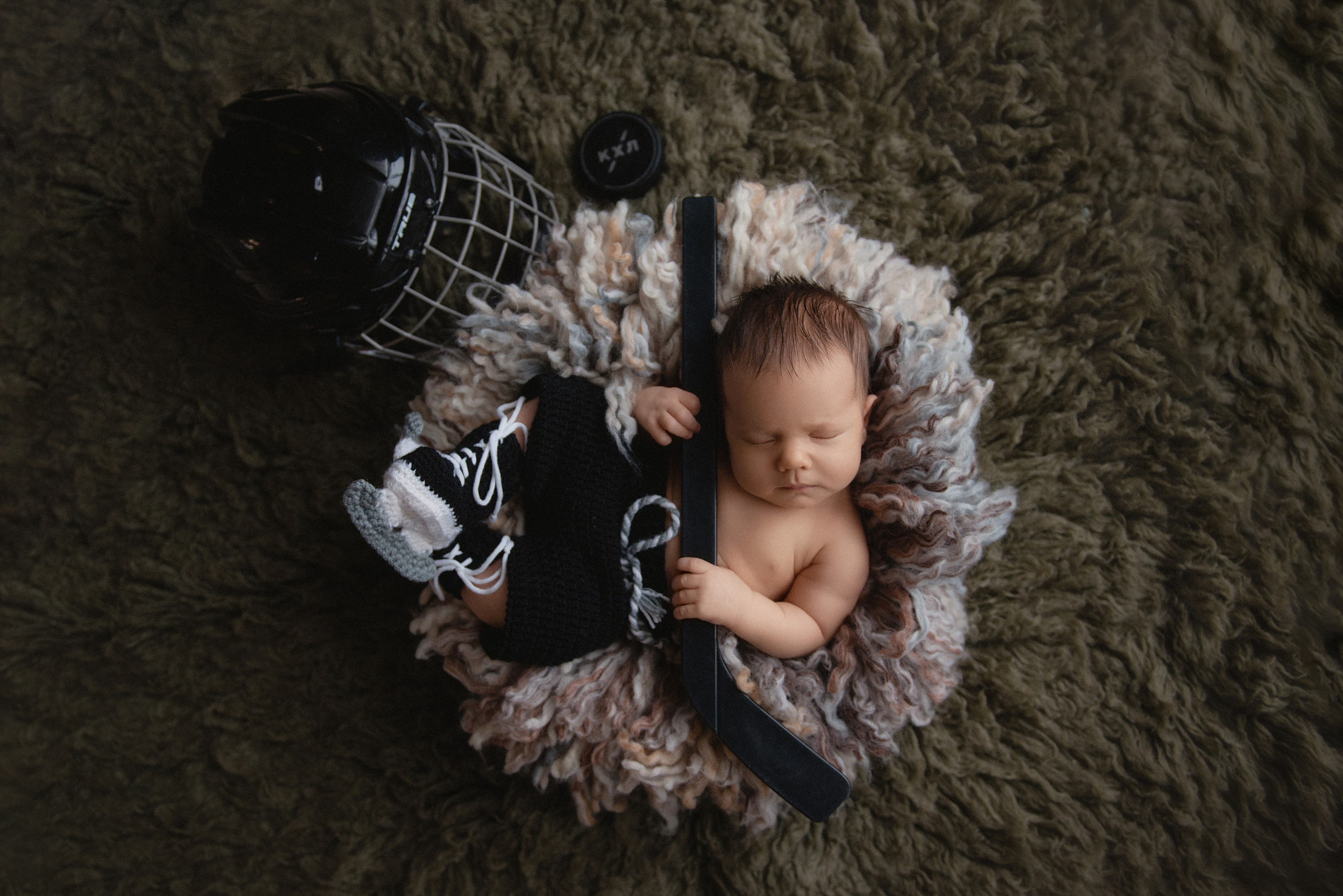 Фотосъемка новорожденного. Фотограф беременности, новорожденных и детей до года в Челябинске Волк