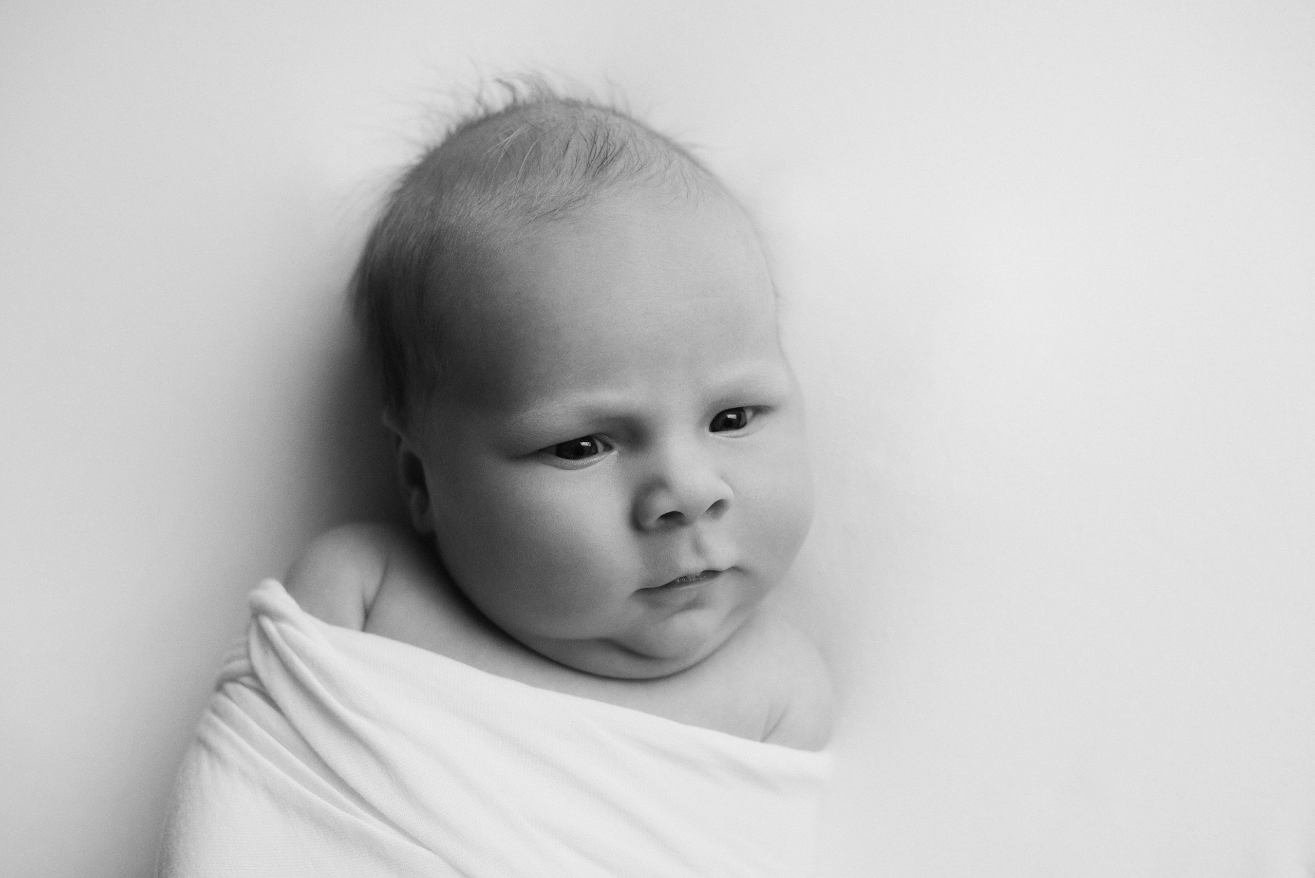 Фотосъемка новорожденного. Фотограф беременности, новорожденных и детей до года в Челябинске Волк