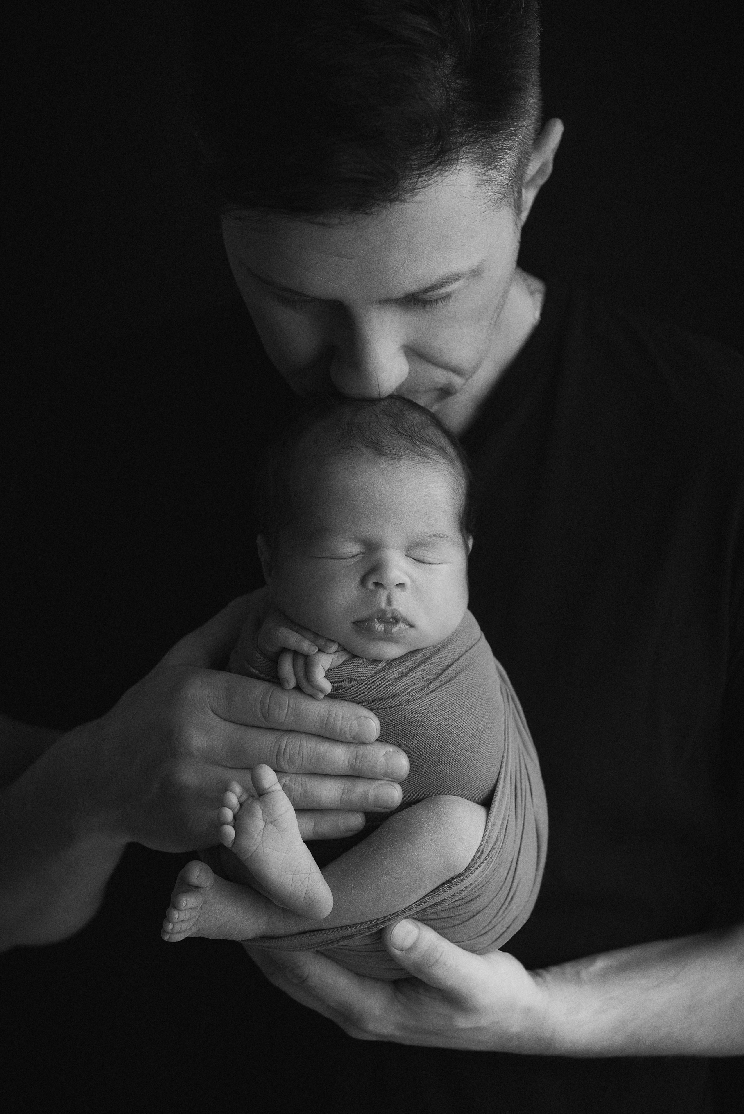 Фотосъемка новорожденного. Фотограф беременности, новорожденных и детей до года в Челябинске Волк