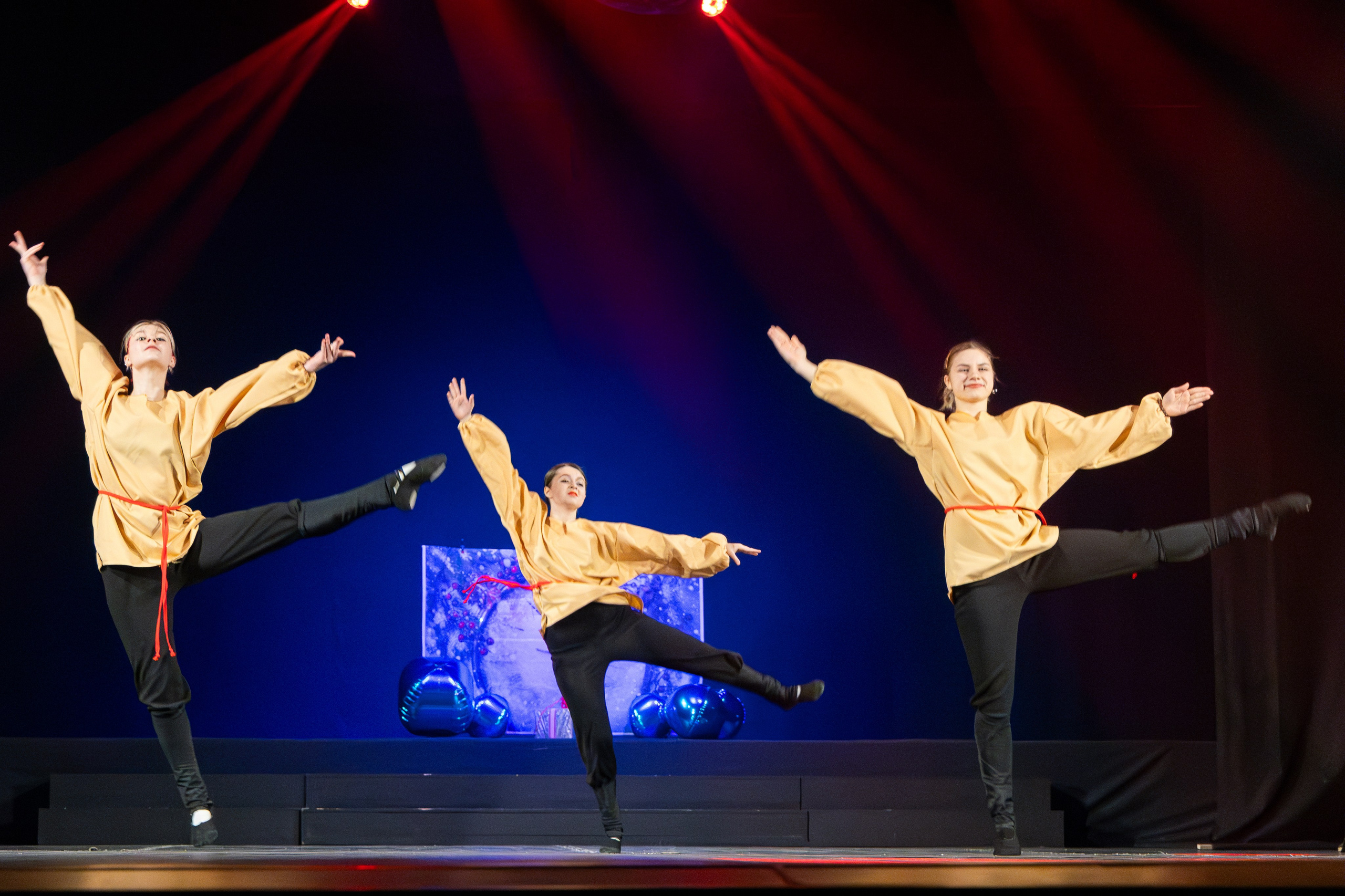 Спектакли. Photomantis