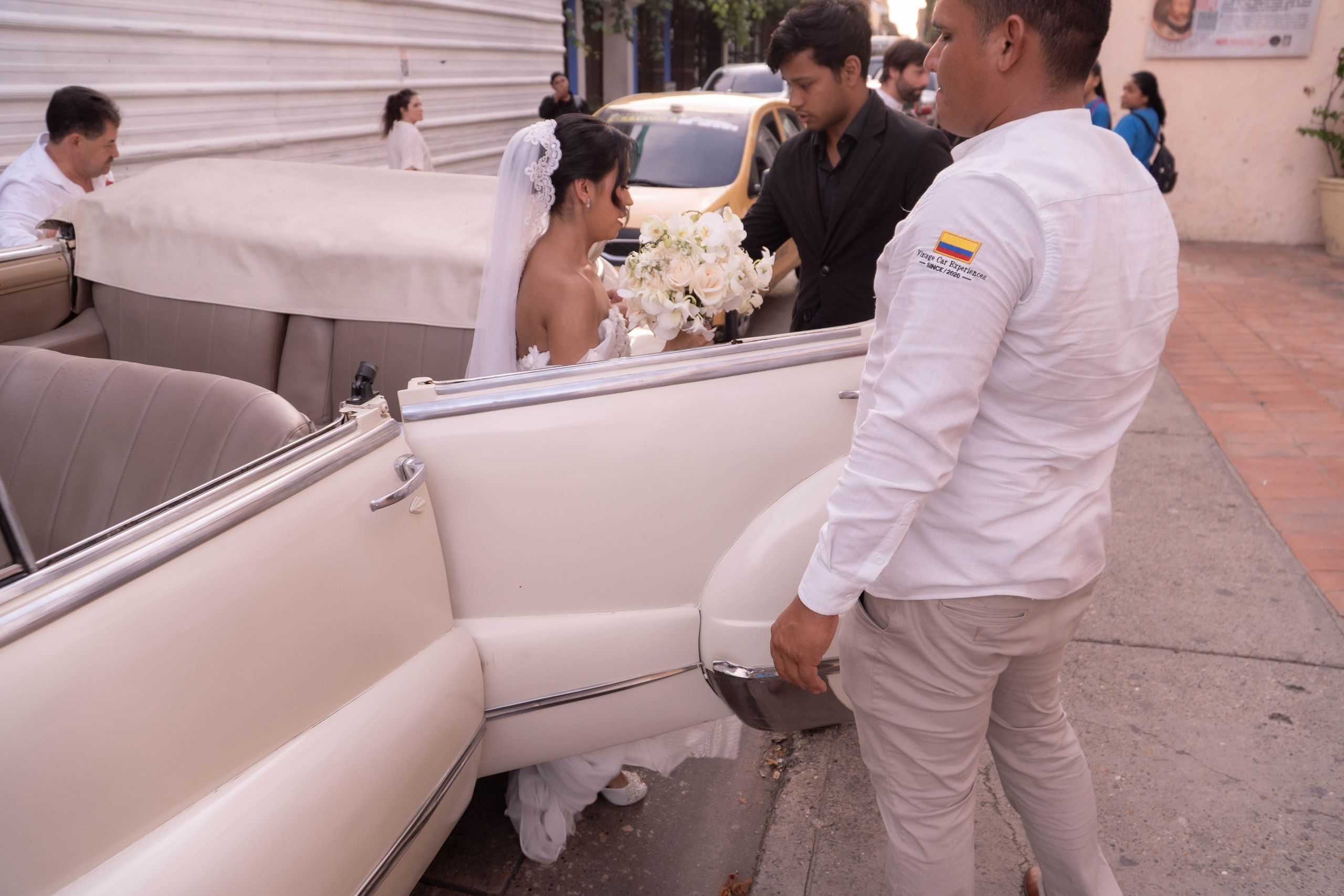 Catalina and Romain. Wedding Photographer in Barcelona and Medellin