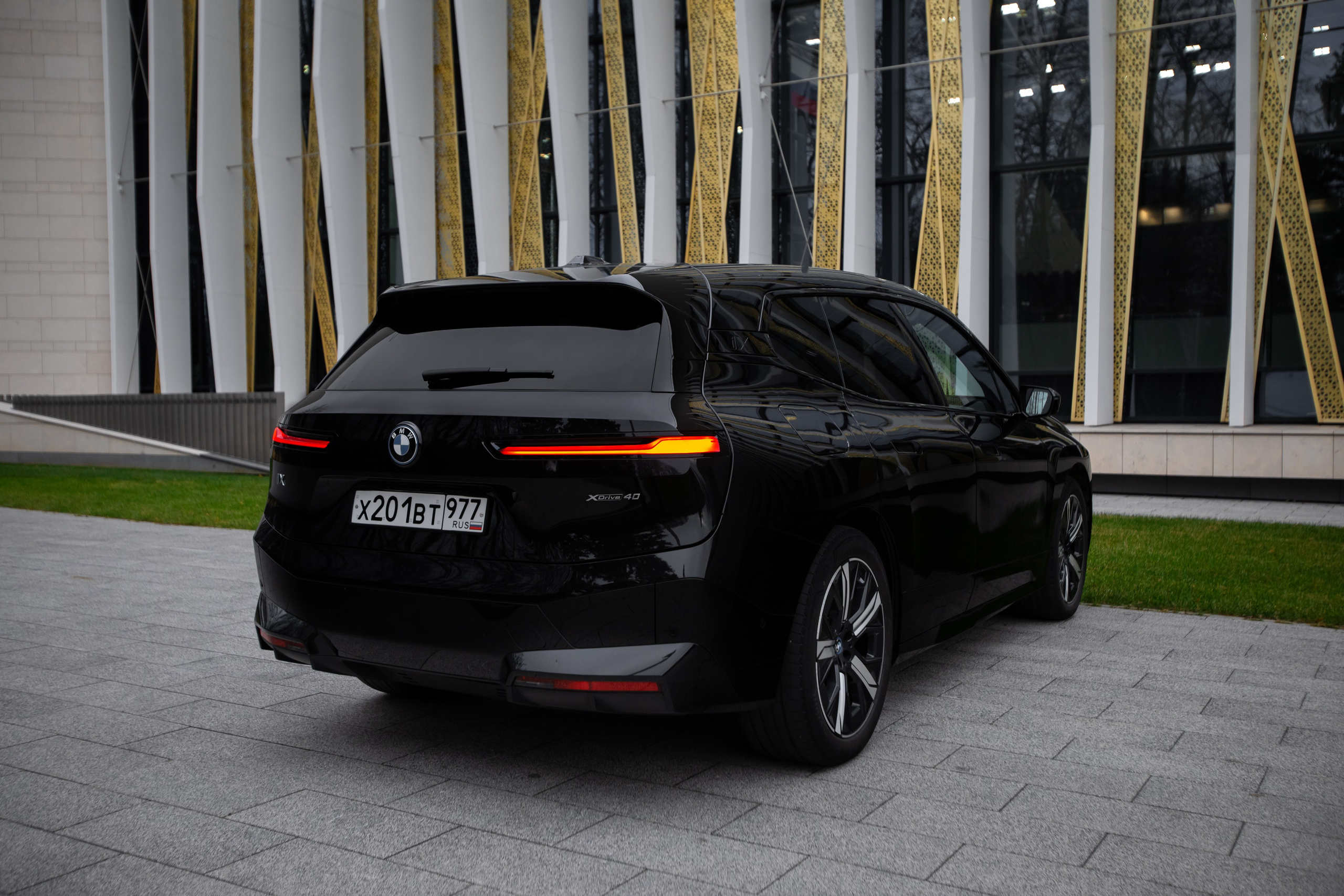 BMW iX. Автомобильный фотограф в Москве Андрей Емельянов