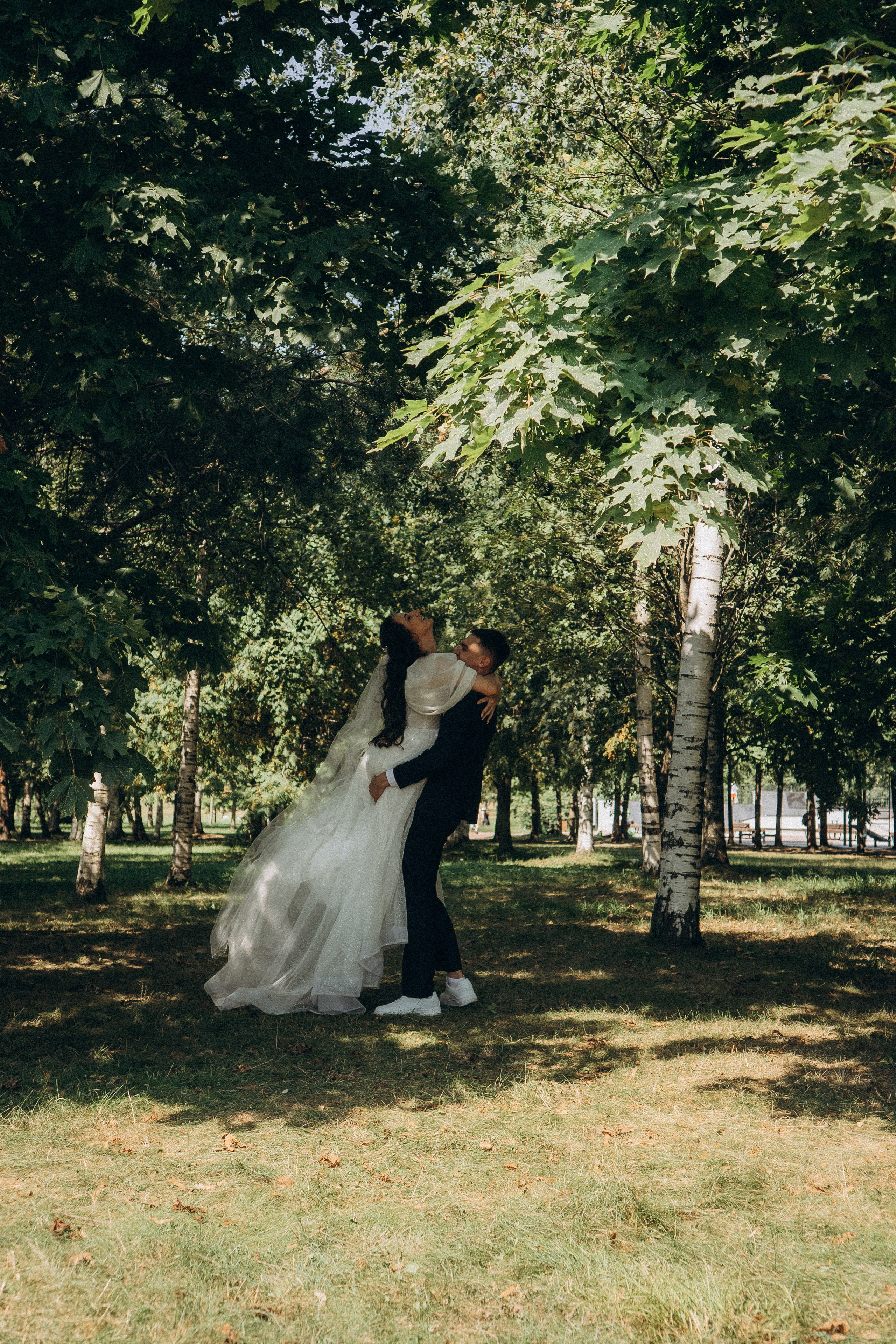 СВАДЕБНАЯ СЬЕМК В ПАРКЕ 300-ЛЕТИЯ. Профессиональный фотограф, Санкт-Петербург — Виктория Богомолова