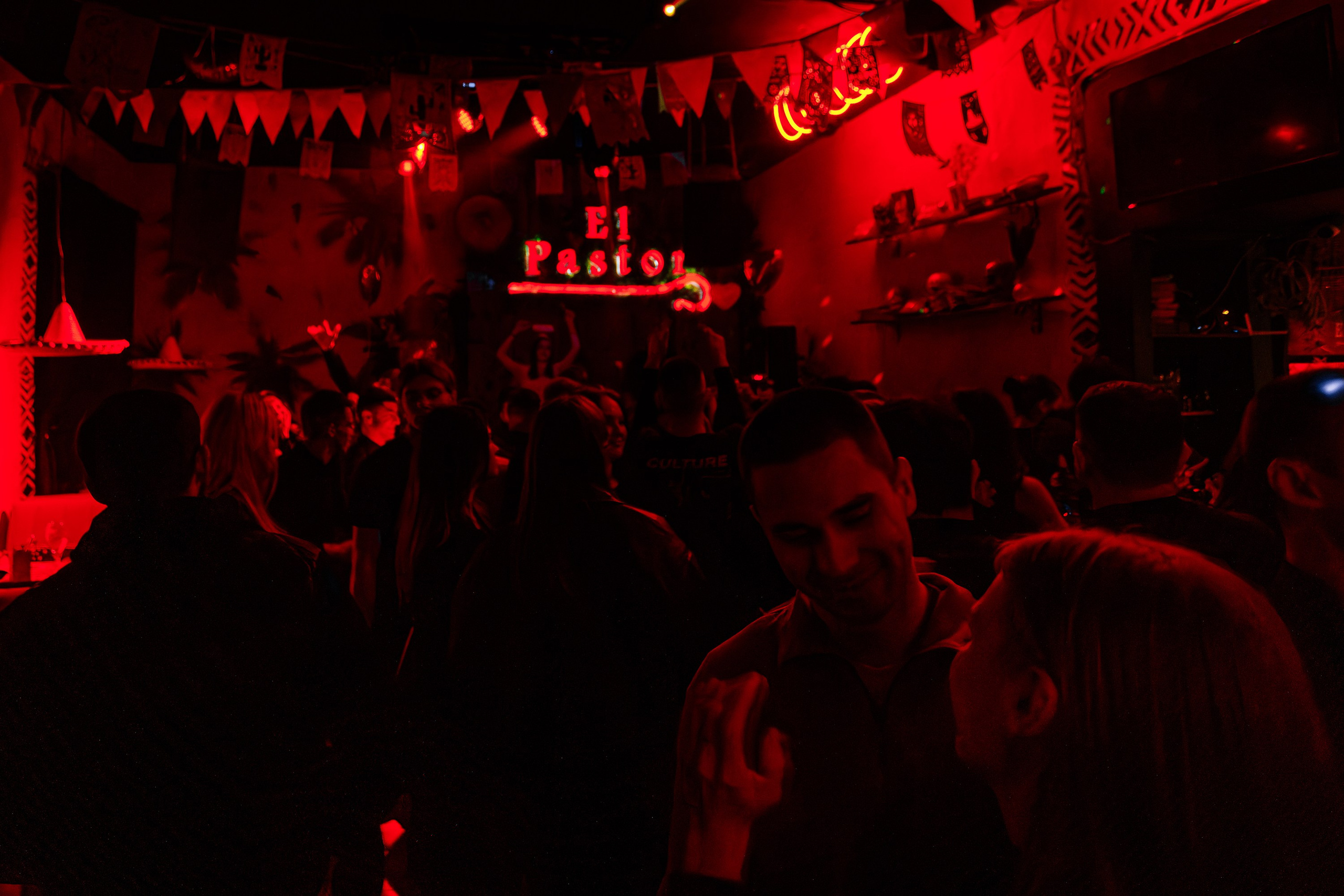 День влюблённых_El Pastor_Симферополь_14.02.2025. Аминов Руслан | Фотограф