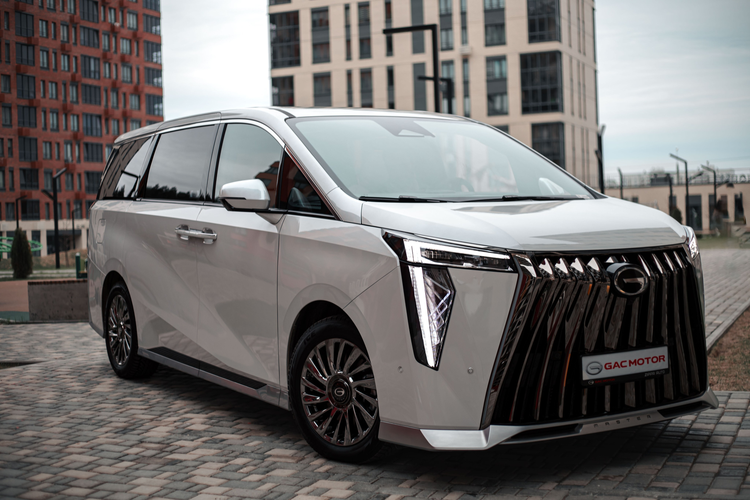 Бизнес съемка для автосалона GAC в городе Ижевск. Бизнес фотограф Ижевск — Назаров Роман