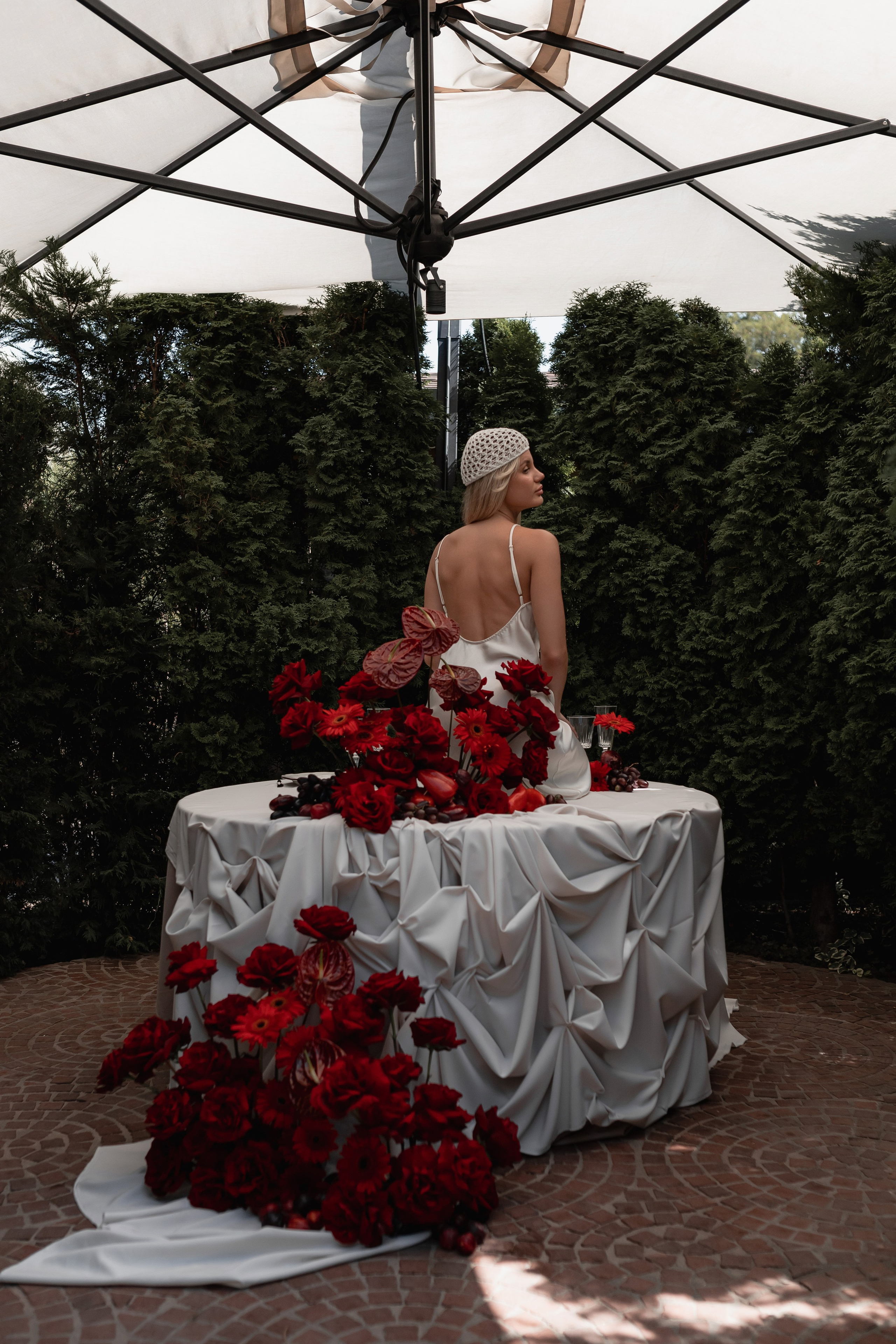 Фотодень с красным декором. Фотограф Трифон Мира