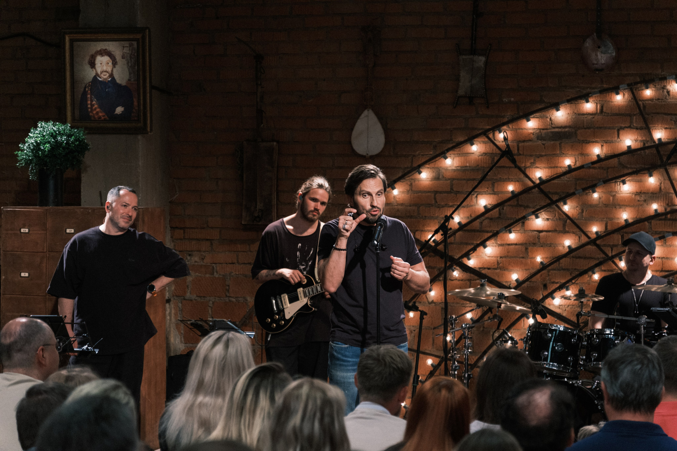 Квартирник у Маргулиса. Александр Ревва (Артур Пирожков). Профессиональный фотограф в Москве и МО Денис Кулешов