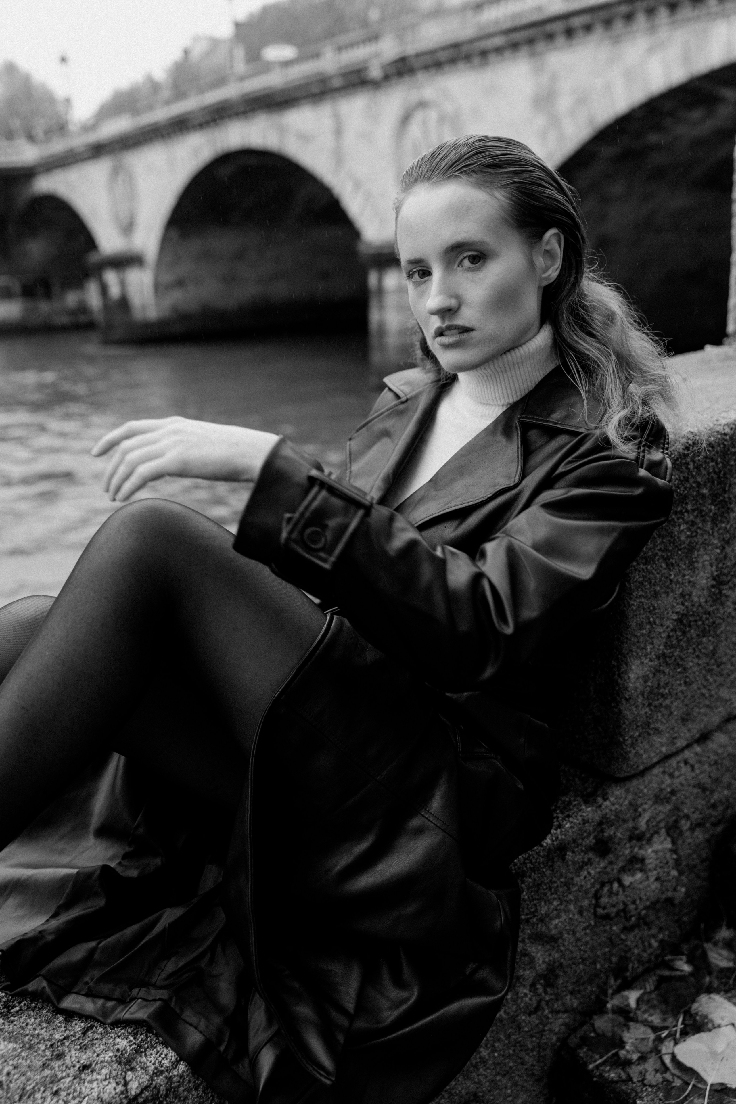 Femme fatale. Photographer in Paris