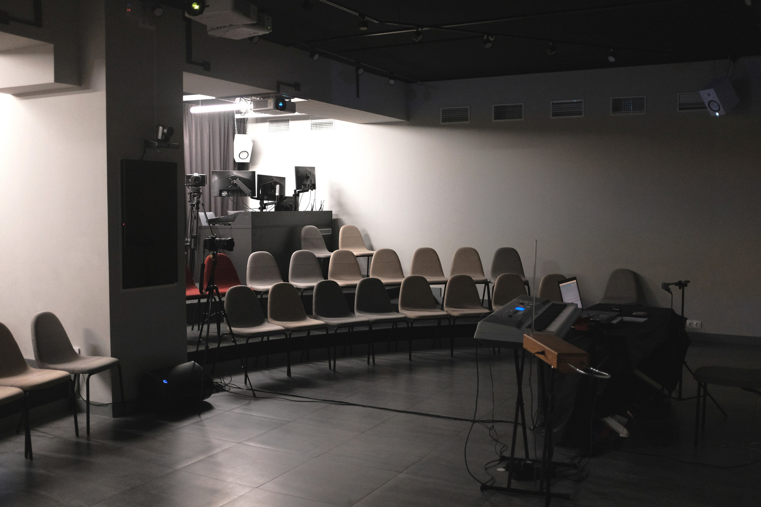 Открытие выставки «человек космический». Репортажный фотограф в Санкт-Петербурге Даниил Могута