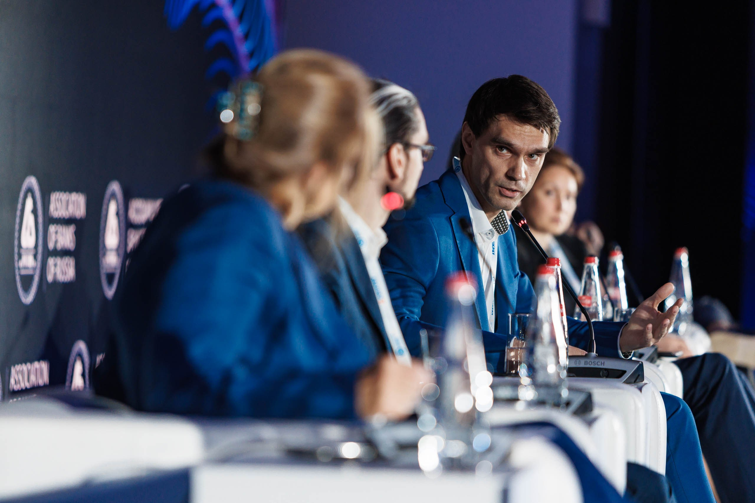 Последние выставочные стонды, сстартупы на вю секунд дня форума