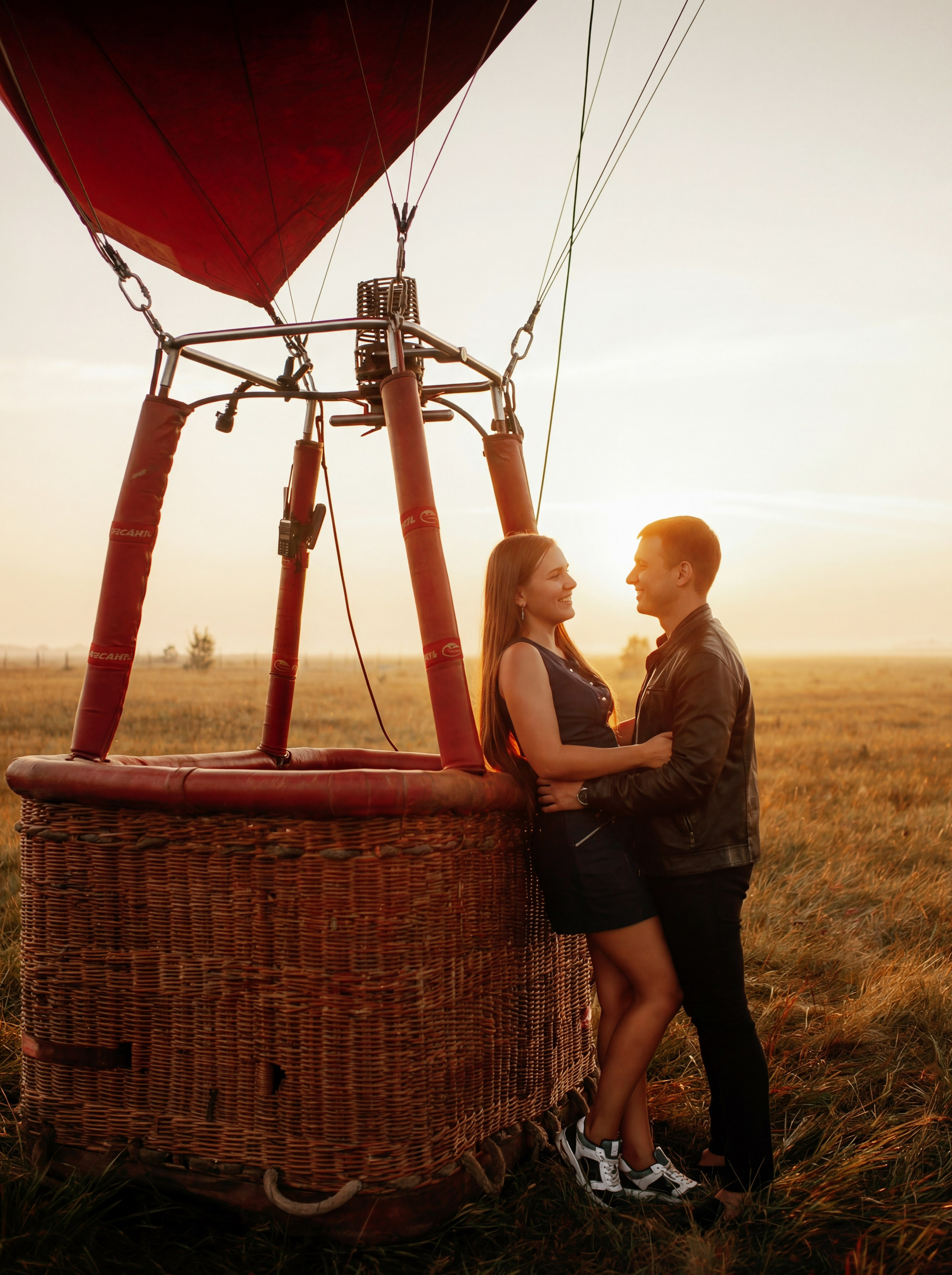 Фотосессия Love Story на воздушном шаре: рассвет в Логиново | Фотограф Дмитрий Судаков. Фотограф Дмитрий Судаков — Свадебная и репортажная съемка в Екатеринбурге и Москве