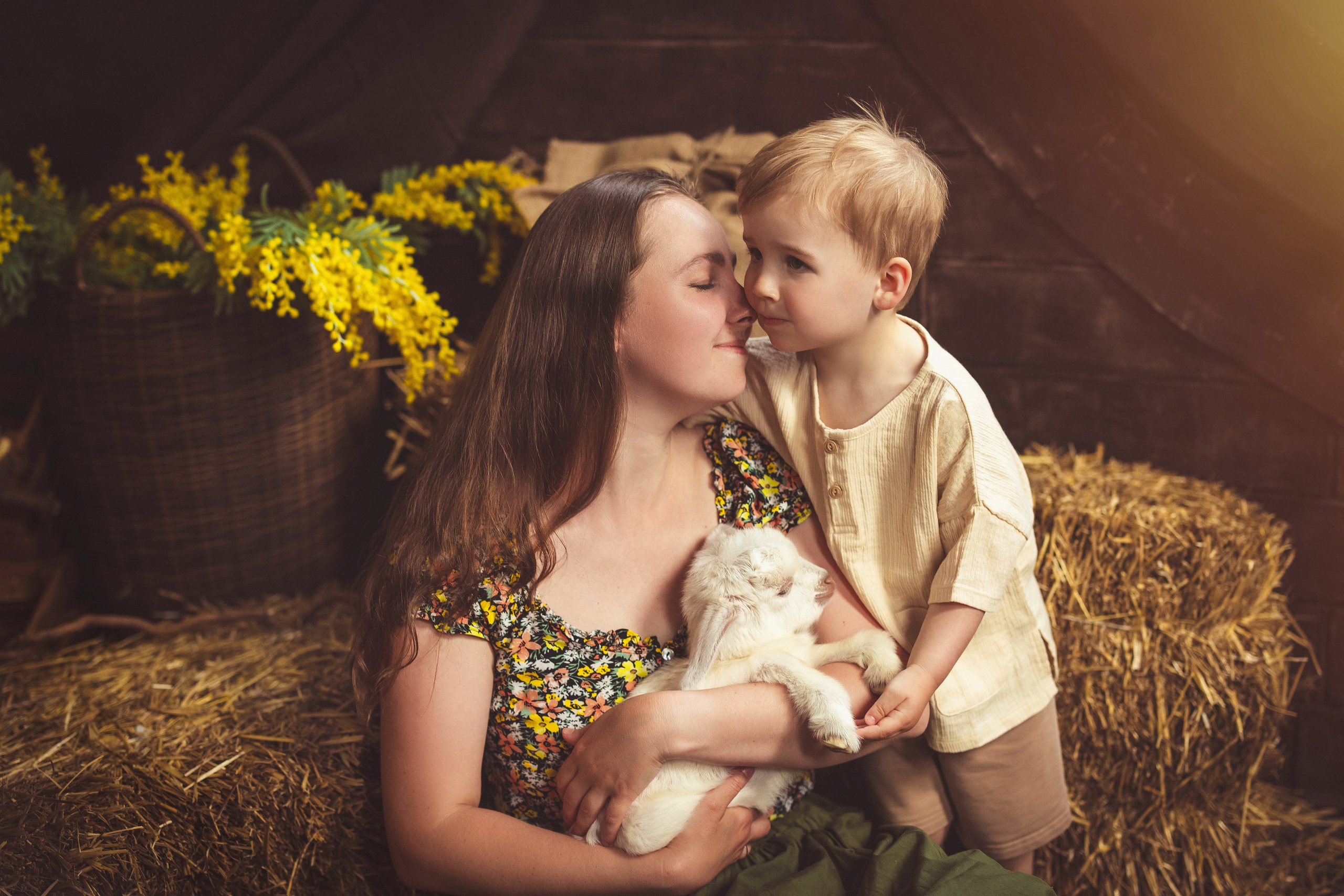 Пасхальный фотопроект с козочкой и утятами, в фотостудии «Эль» 2024 г. Семейный и детский фотограф в Краснодаре Анна Трашкова