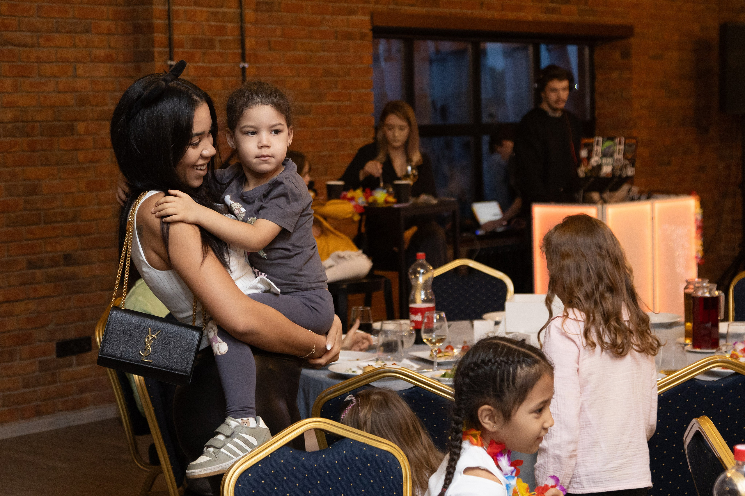 День Рожденья Оливия 7 лет. Портретный Студийный и уличный фотограф Москва. Индивидуальные, Семейные, Беременность, Будуар, Каталог, контент съемки для блога и бизнеса