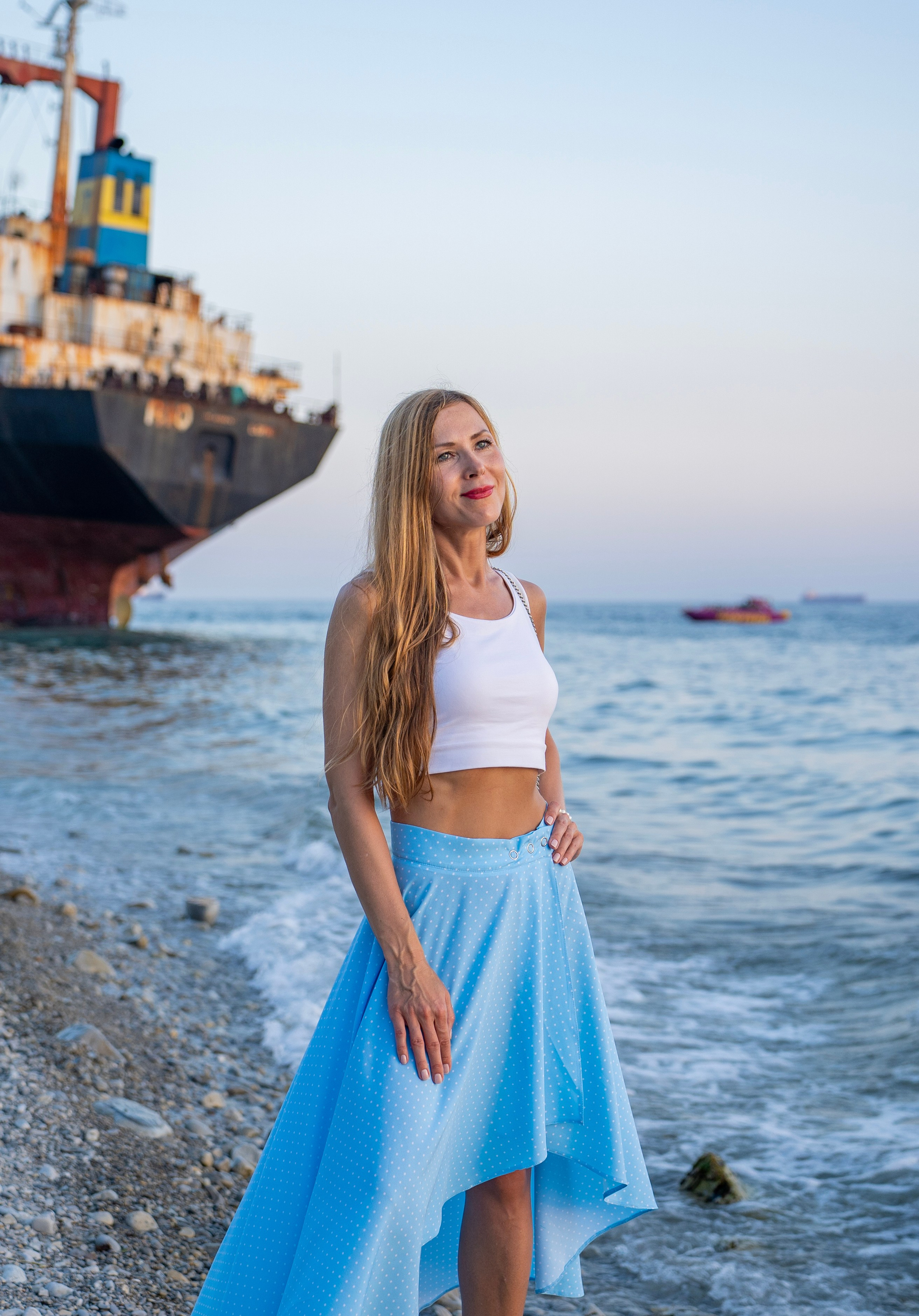 Фотосессия в Кабардинке — поход к сухогрузу Рио. Семейный и детский фотограф Екатерина Черняева. Снимаю портреты, love story, фотопрогулки, работаю на улице, в кафе, студии, дома у клиента