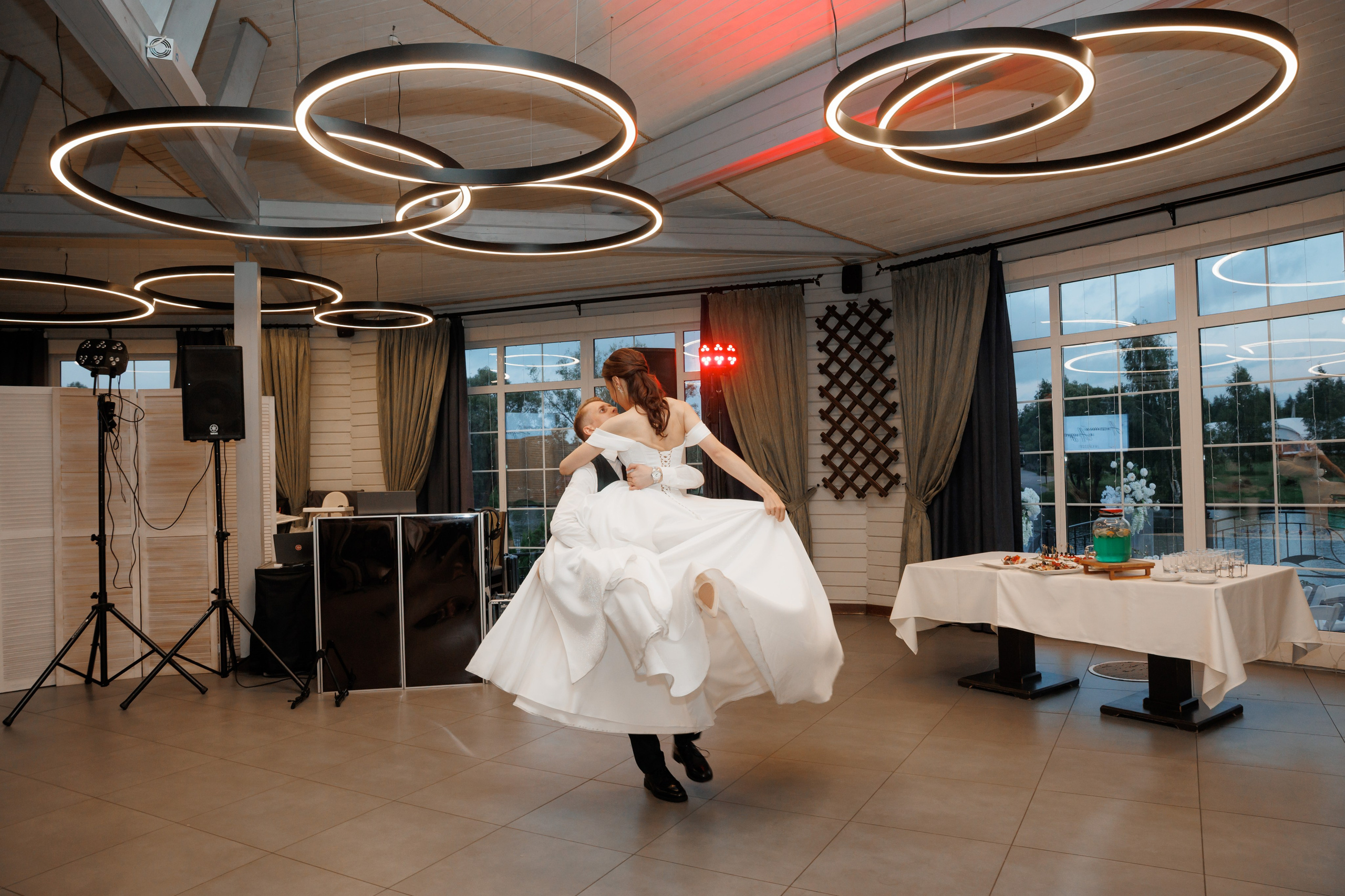 Регистрация в отеле Fish Point, ЗАГС Бутово, прогулка в Остафьево. Свадебный и репортажный фотограф (Москва, Королев и другие)