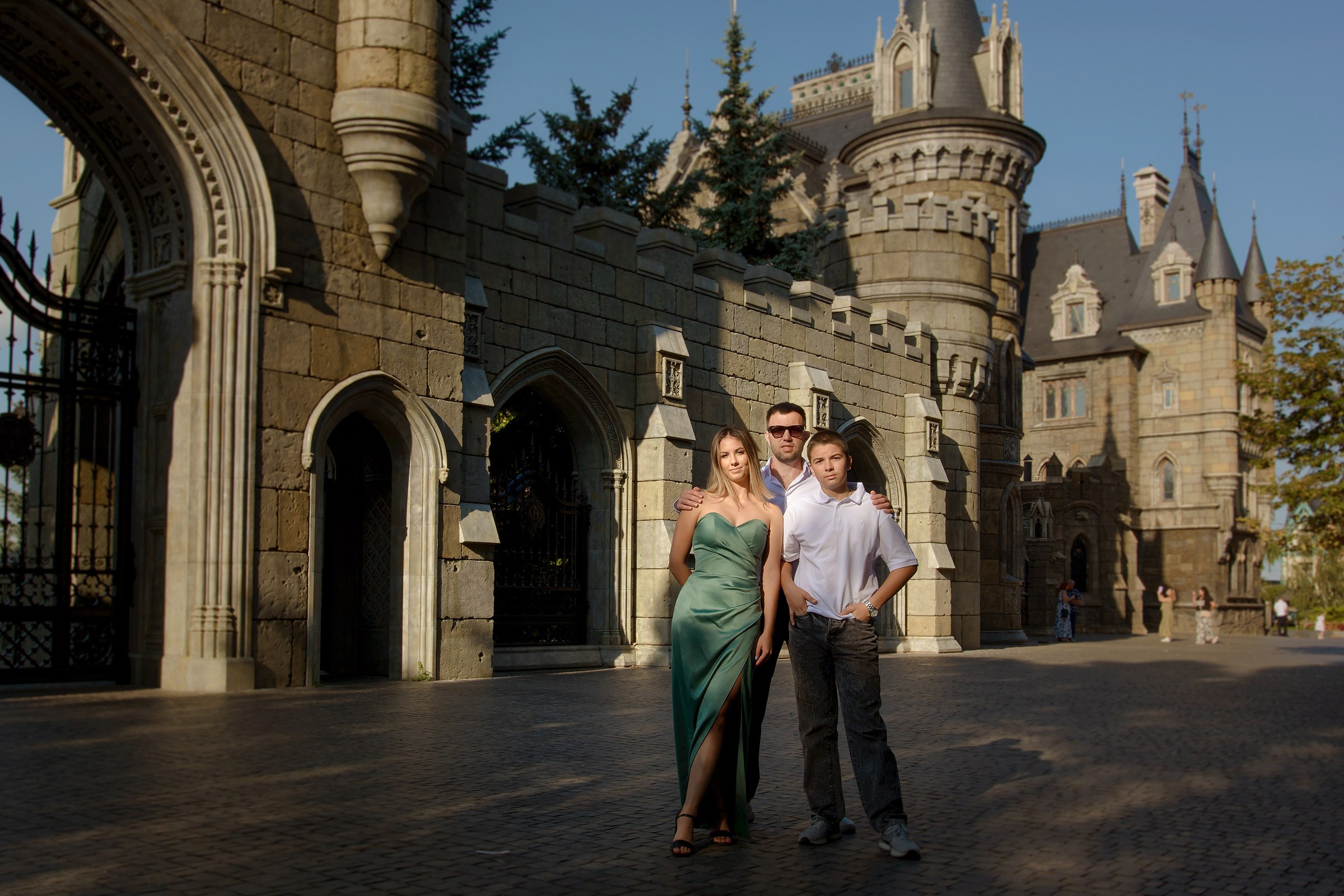 Семейная фотосессия у Замка Гарибальди. Фотограф Оксана Сафонова г. Тольятти