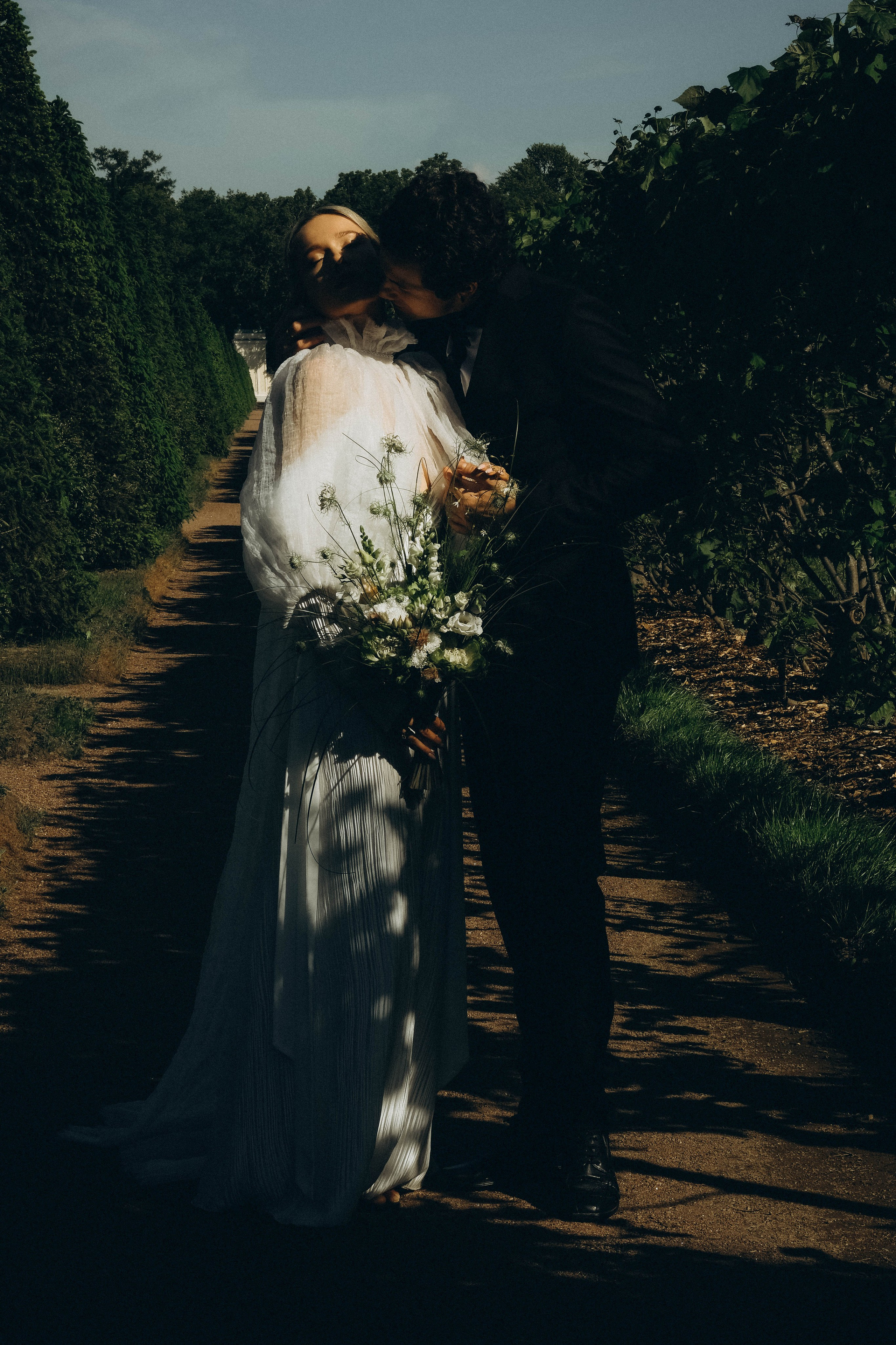 СВАДЕБНАЯ СЬЕМКА В ПАРКЕ ОРАНИЕНБАУМ. Профессиональный фотограф, Санкт-Петербург — Виктория Богомолова