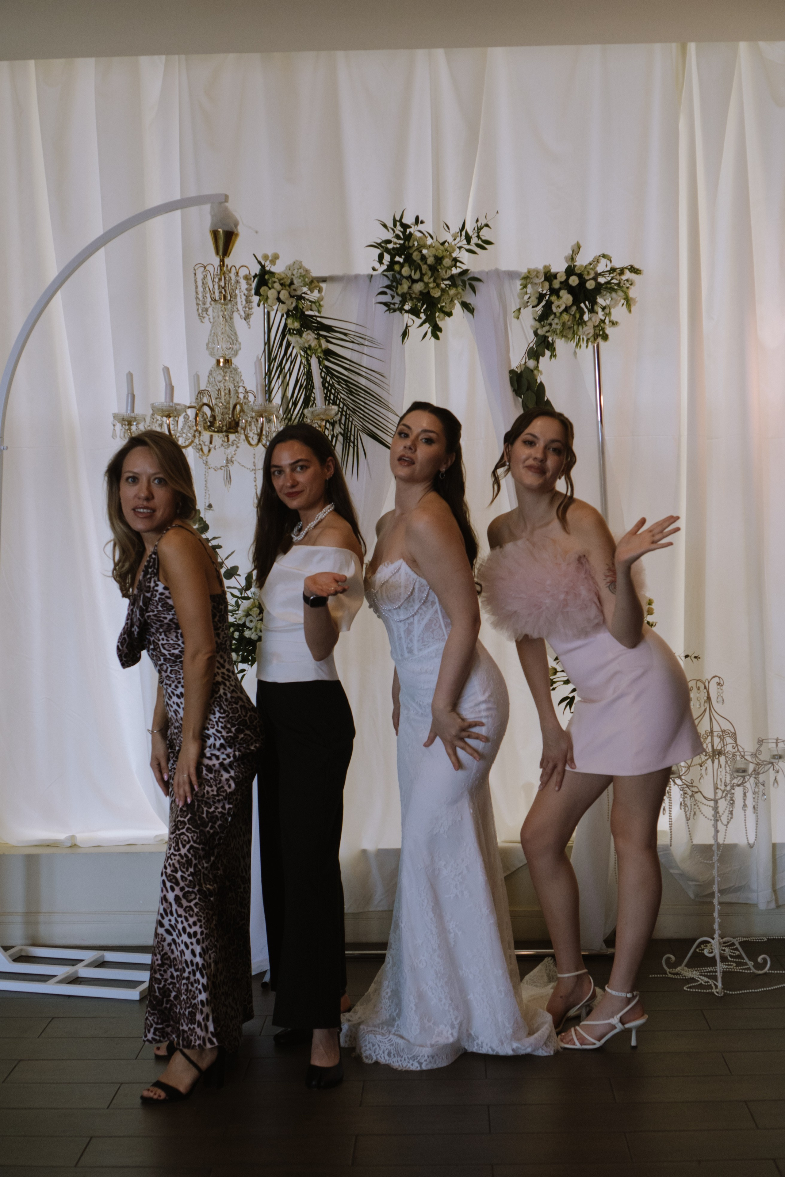 СВАДЕБНЫЙ БАНКЕТ НА ВЛАДИМИРСКОЙ В САНКТ-ПЕТЕРБУРГЕ (КАМЕРНАЯ СВАДЬБА). Профессиональный фотограф, Санкт-Петербург — Виктория Богомолова