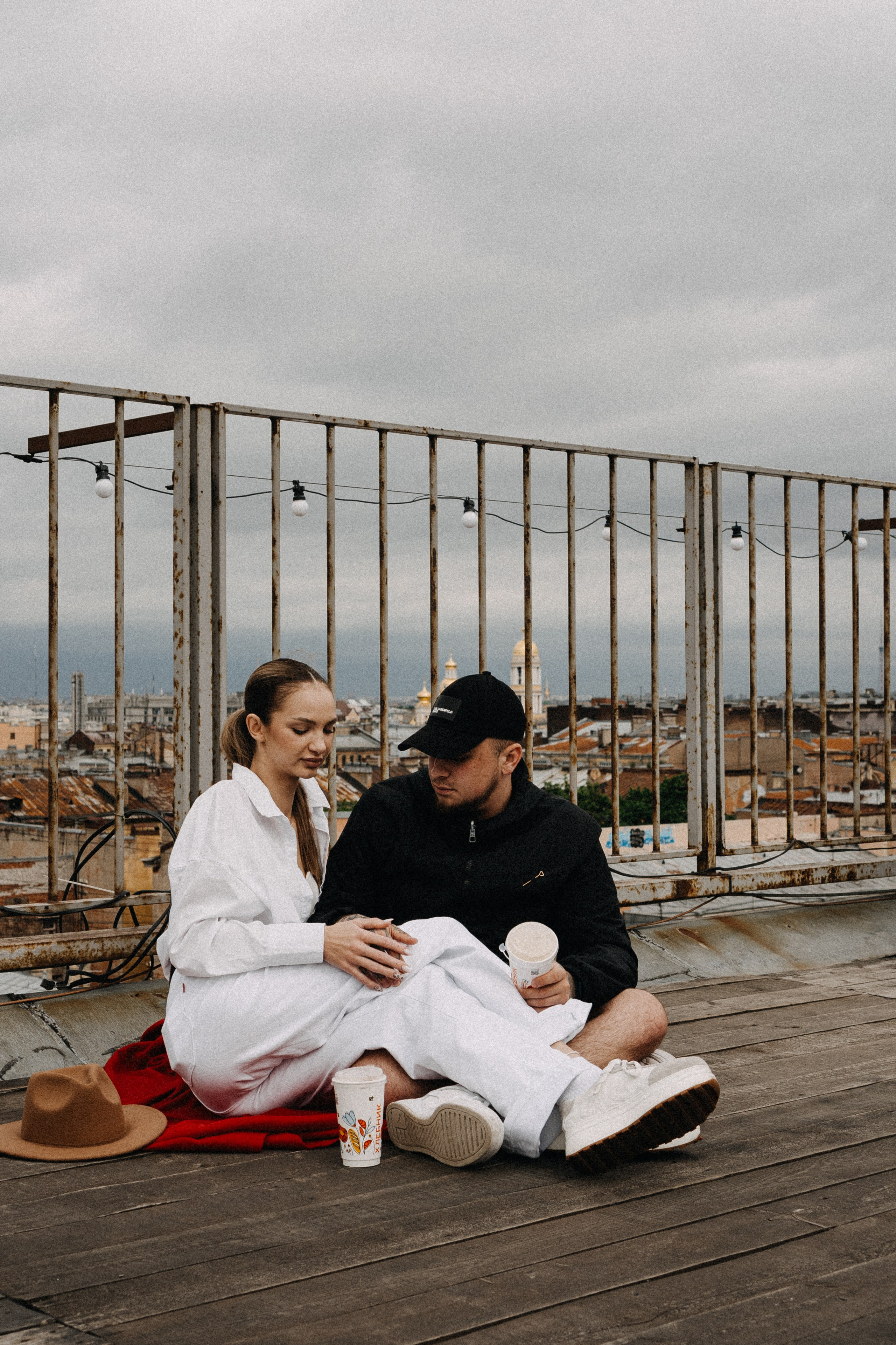 МЫ ГУЛЯЛИ ПРО КРЫШАМ ПИТЕРА. Профессиональный фотограф, Санкт-Петербург — Виктория Богомолова