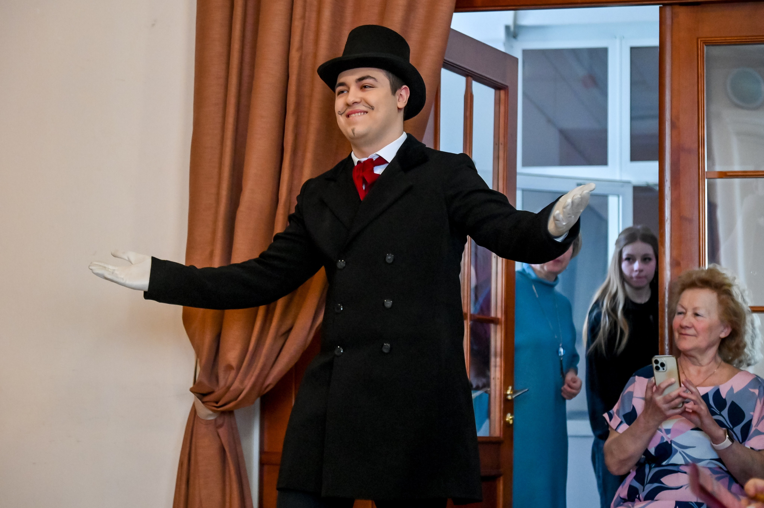 «Женитьба Белугина». Режиссёр Сергей Ермаков. Репортажный профессиональный фотограф-любитель