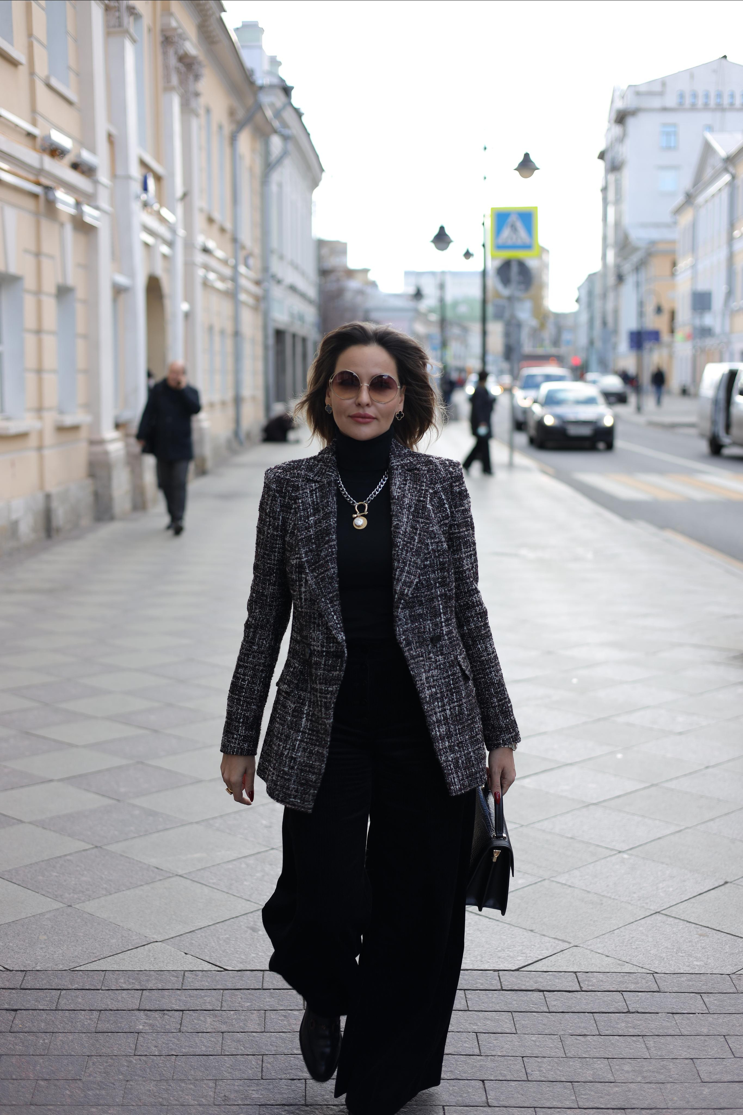 Новокузнецкая. Юрий Белозёров фотограф