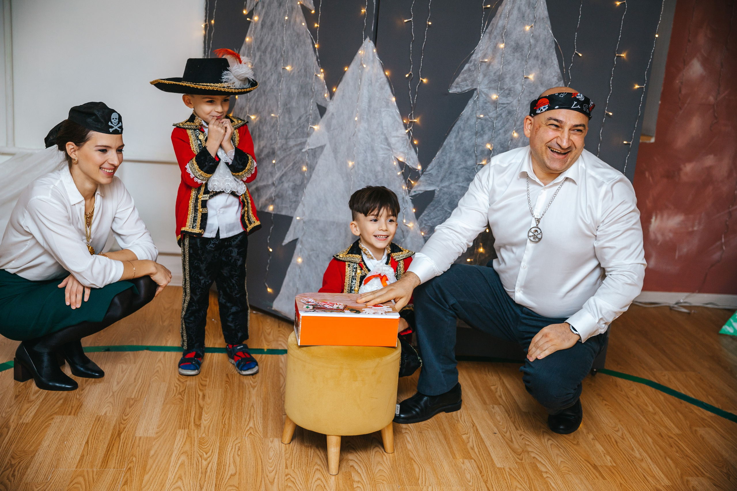 Новогодний утренник в Монтессори-садике. Семейный lifestyle фотограф в Санкт-Петербурге Людмила Пахомова