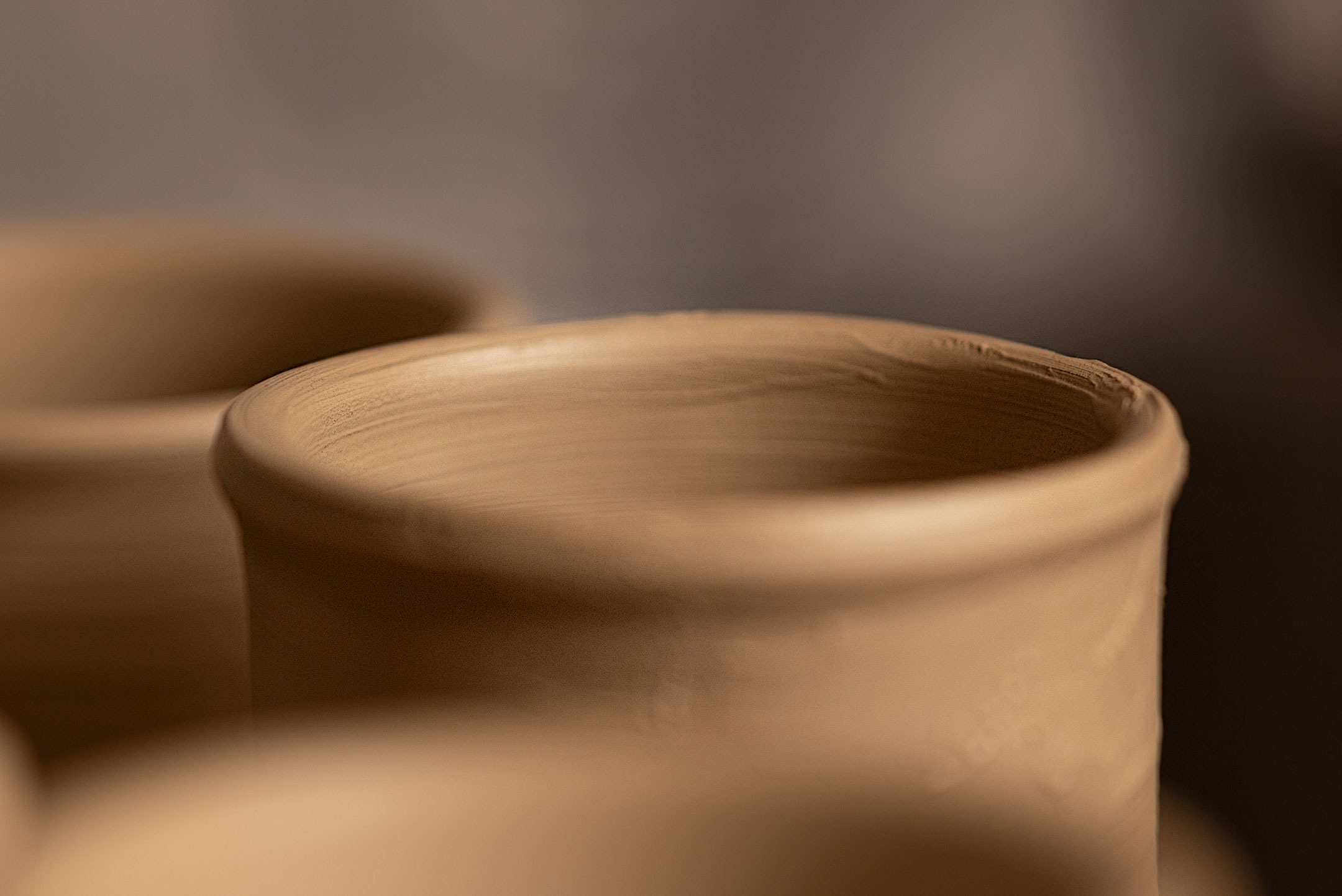 Фотосессия в гончарной мастерской Ивана Безбородова. Предметный фотограф в Краснодаре Вера Капитанова. Предметная съёмка