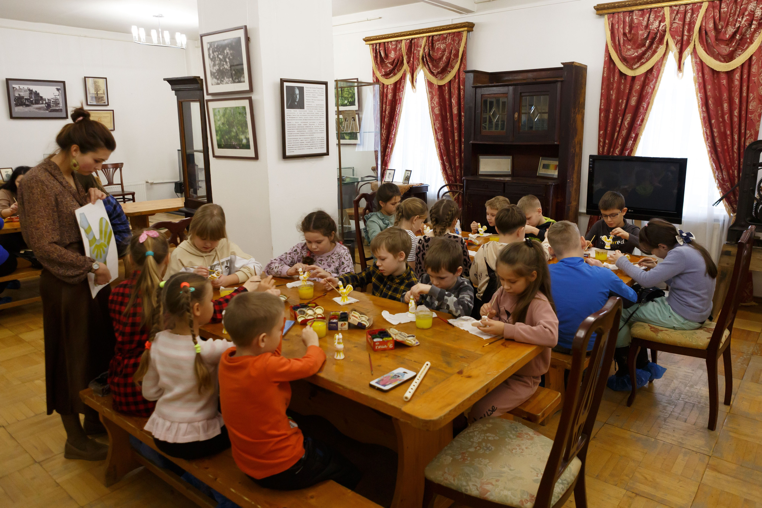 Экскурсия в Серпуховский историко-художественный музей. Выпускные альбомы и школьный фотограф в Подольске, Троицке, Щербинке, Москве и Московской области