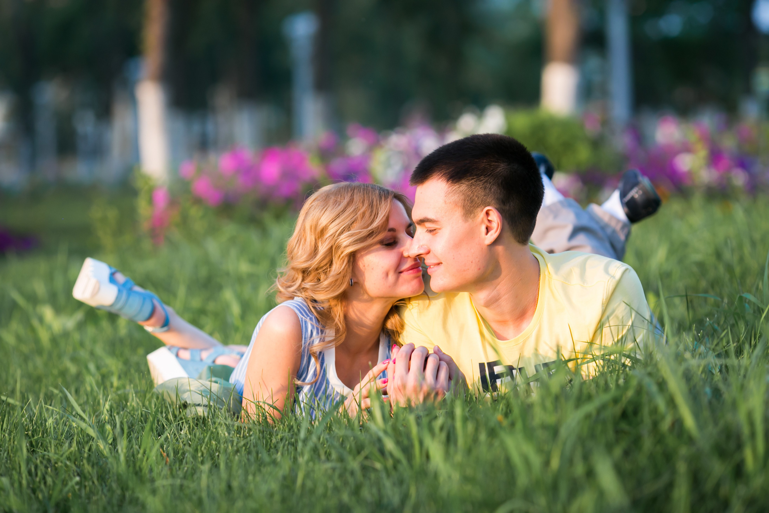 Love Story на набережной в Самаре. Свадебный фотограф, видеограф в Самаре, Самарской области. Видеосъемка