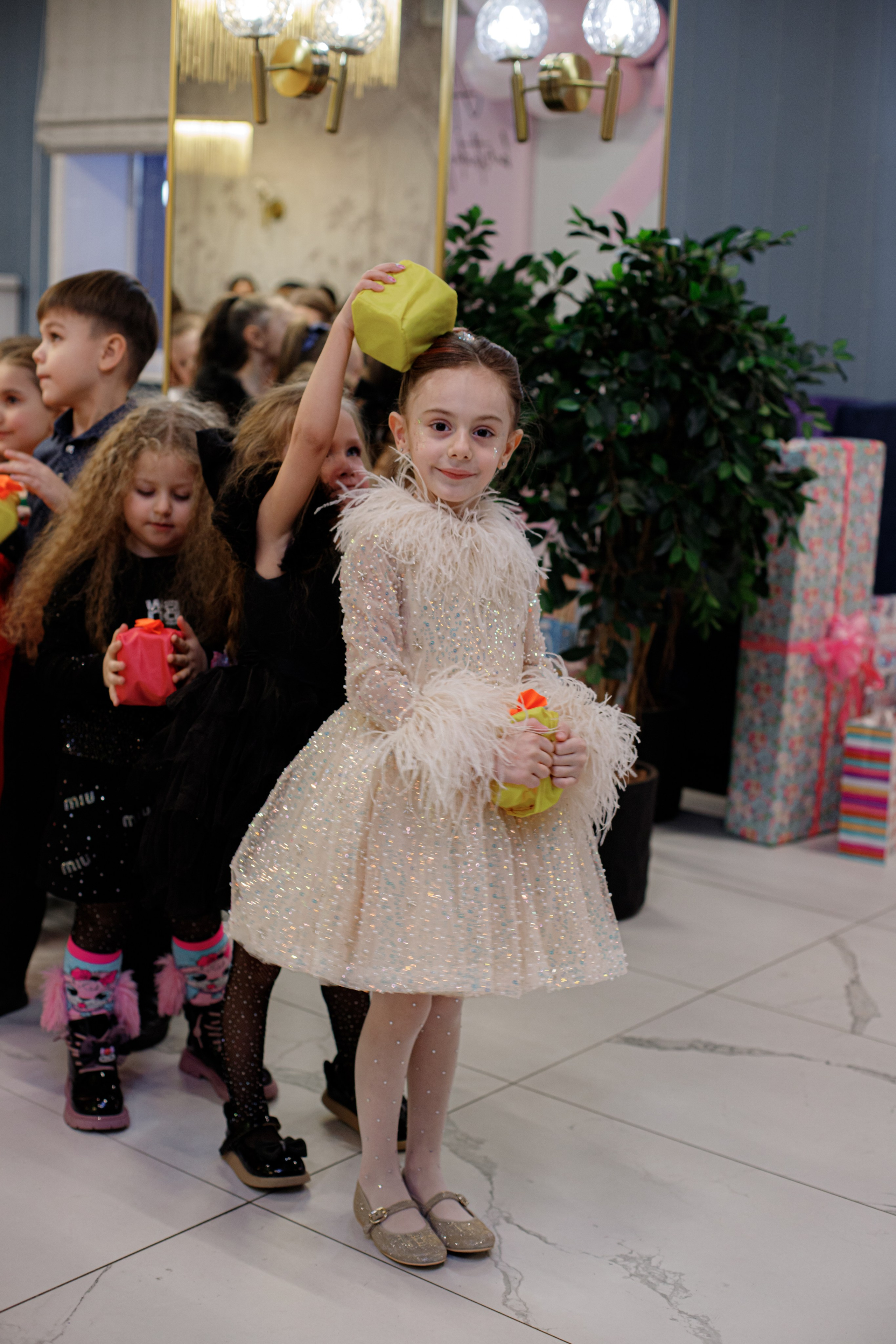 ASIA'S BIRTHDAY PARTY. Photokarish