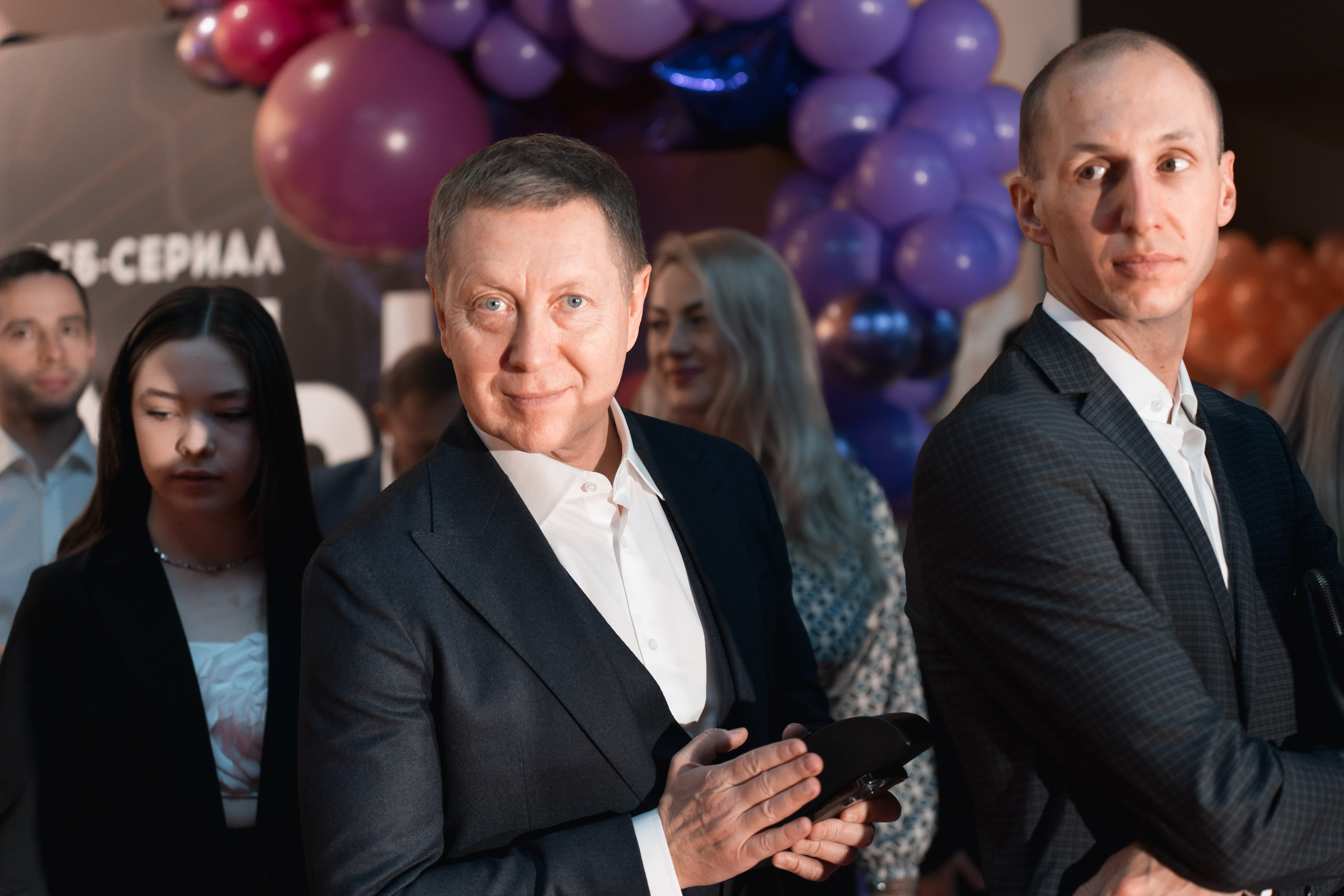 Веб-сериал «МЫ». Для тех, кто не ждёт удачи, а создаёт её. Каждая фотосессия — это твой момент, твой стиль, твой успех. 📸