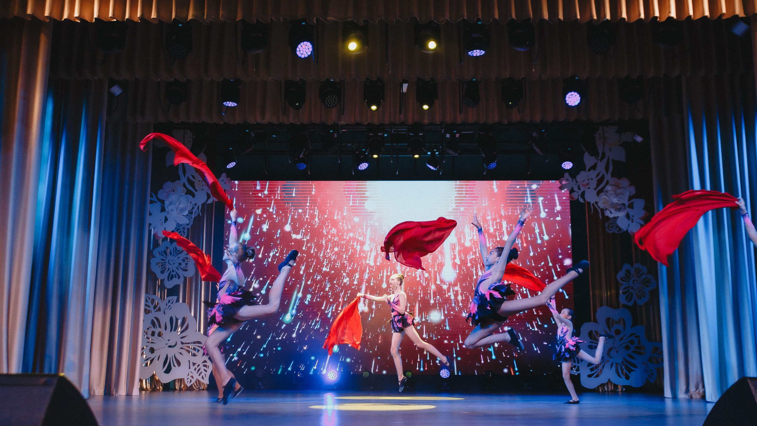 Выпускной|Гимназия 26. Фотограф Егор Сухов