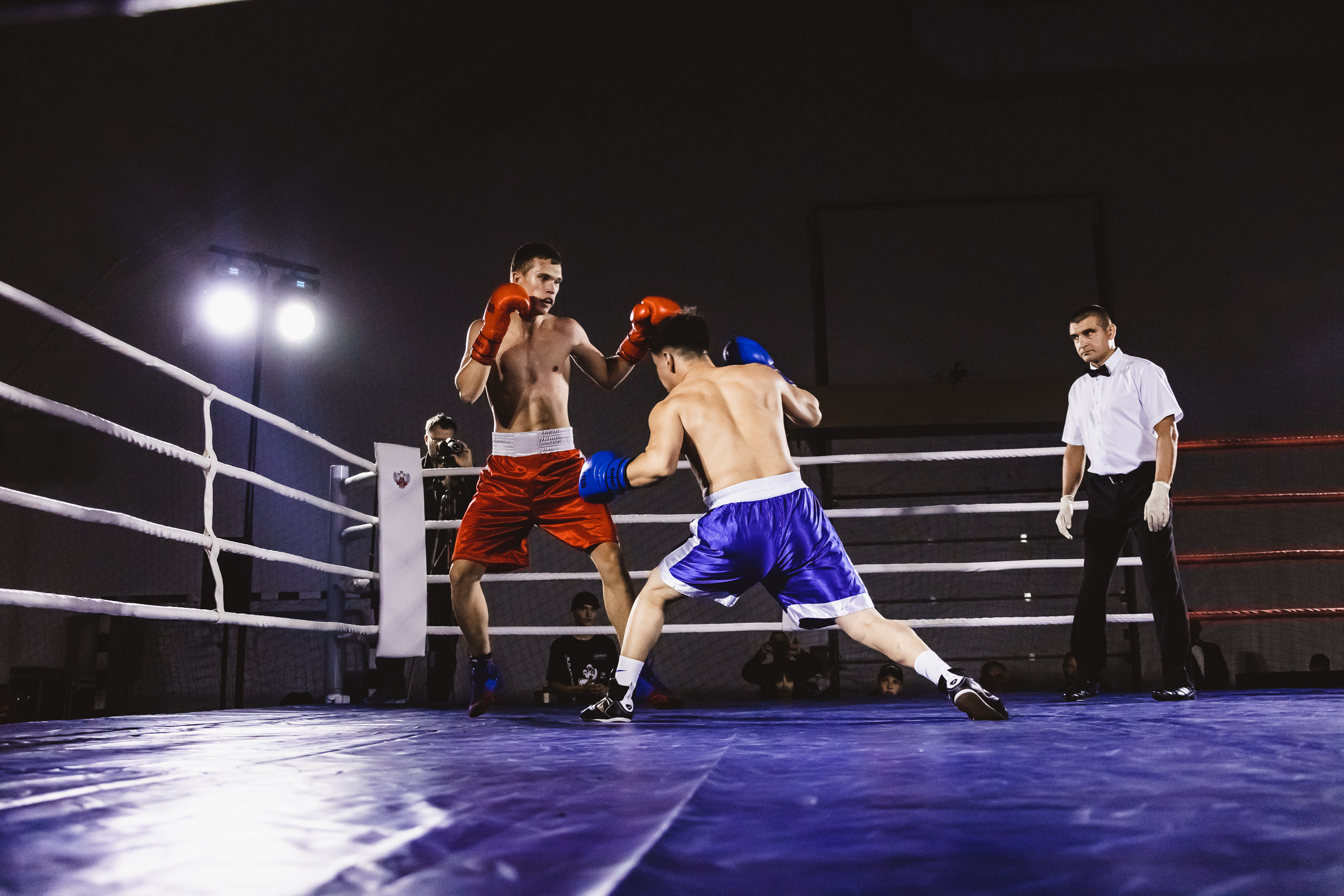 Репортаж|Бокс Белоусов/Худоян. Фотограф Егор Сухов