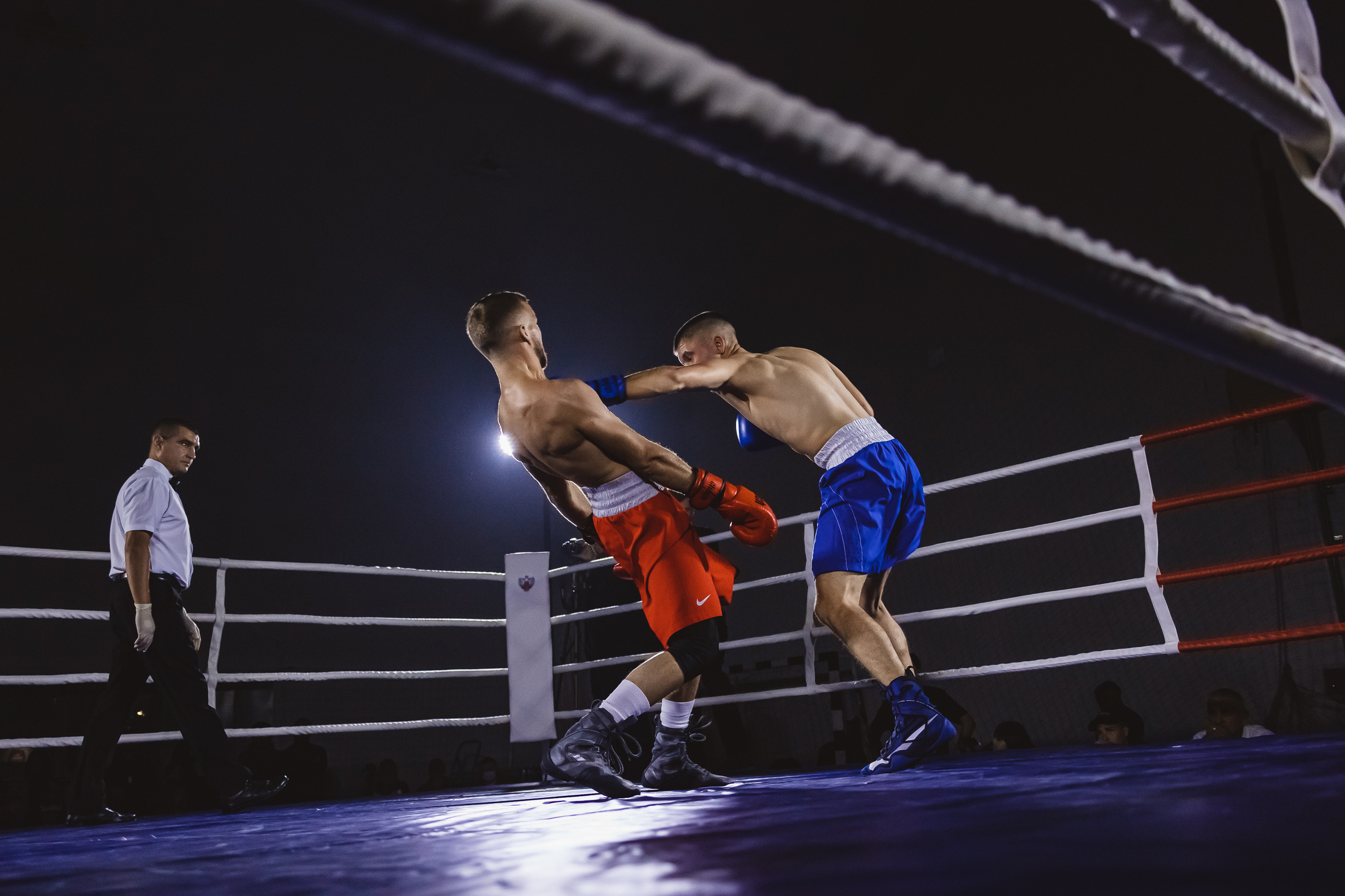 Репортаж|Бокс Белоусов/Худоян. Фотограф Егор Сухов